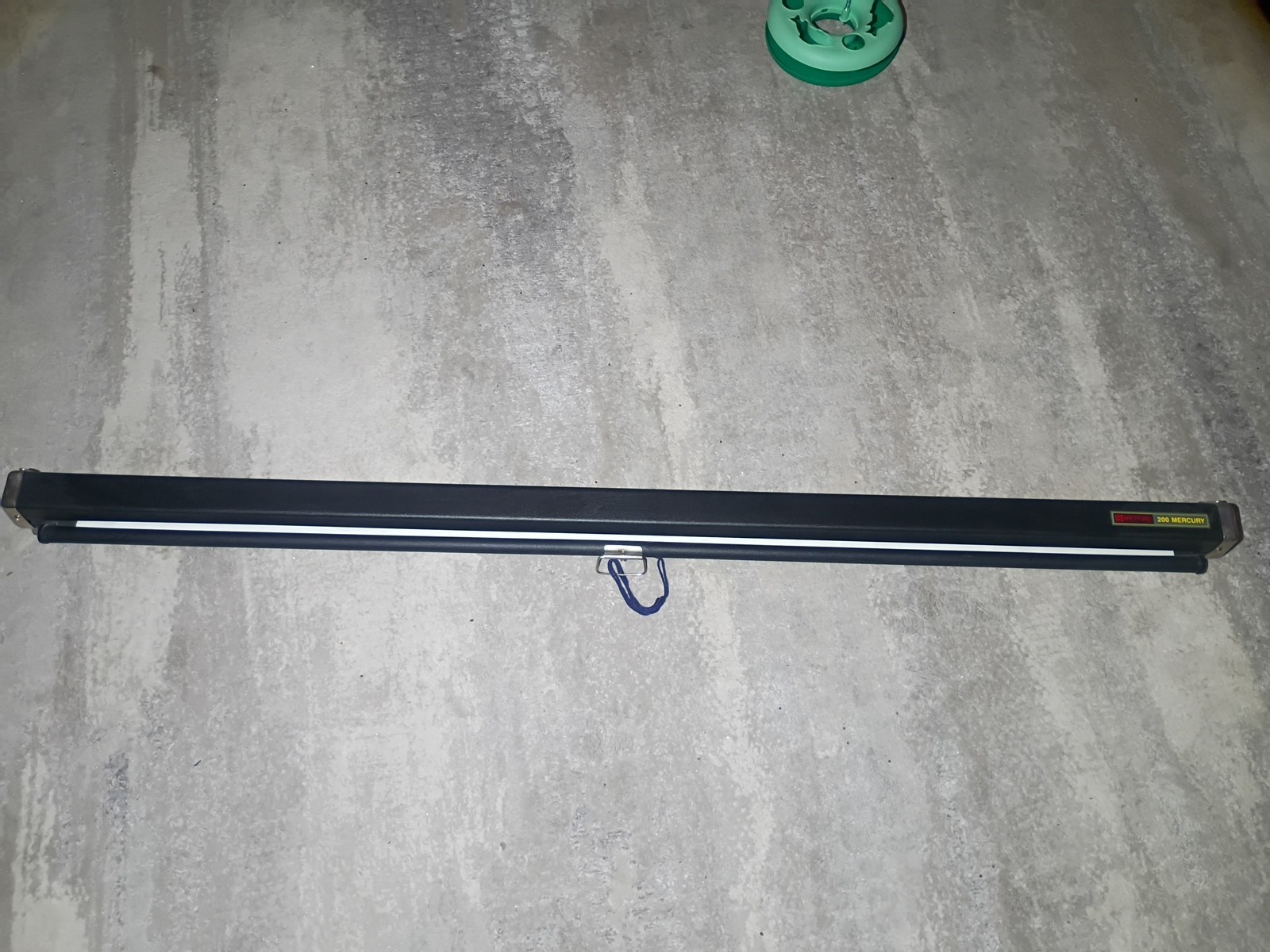 Bretford 200mercury Projector Screen  63''L /61''W. Doesn't Lock To Hold Down