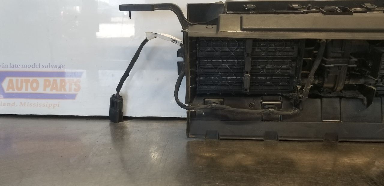 24 FORD BRONCO LOWER AIR SHUTTER 2.3L WITHOUT ADAPTIVE CRUISE