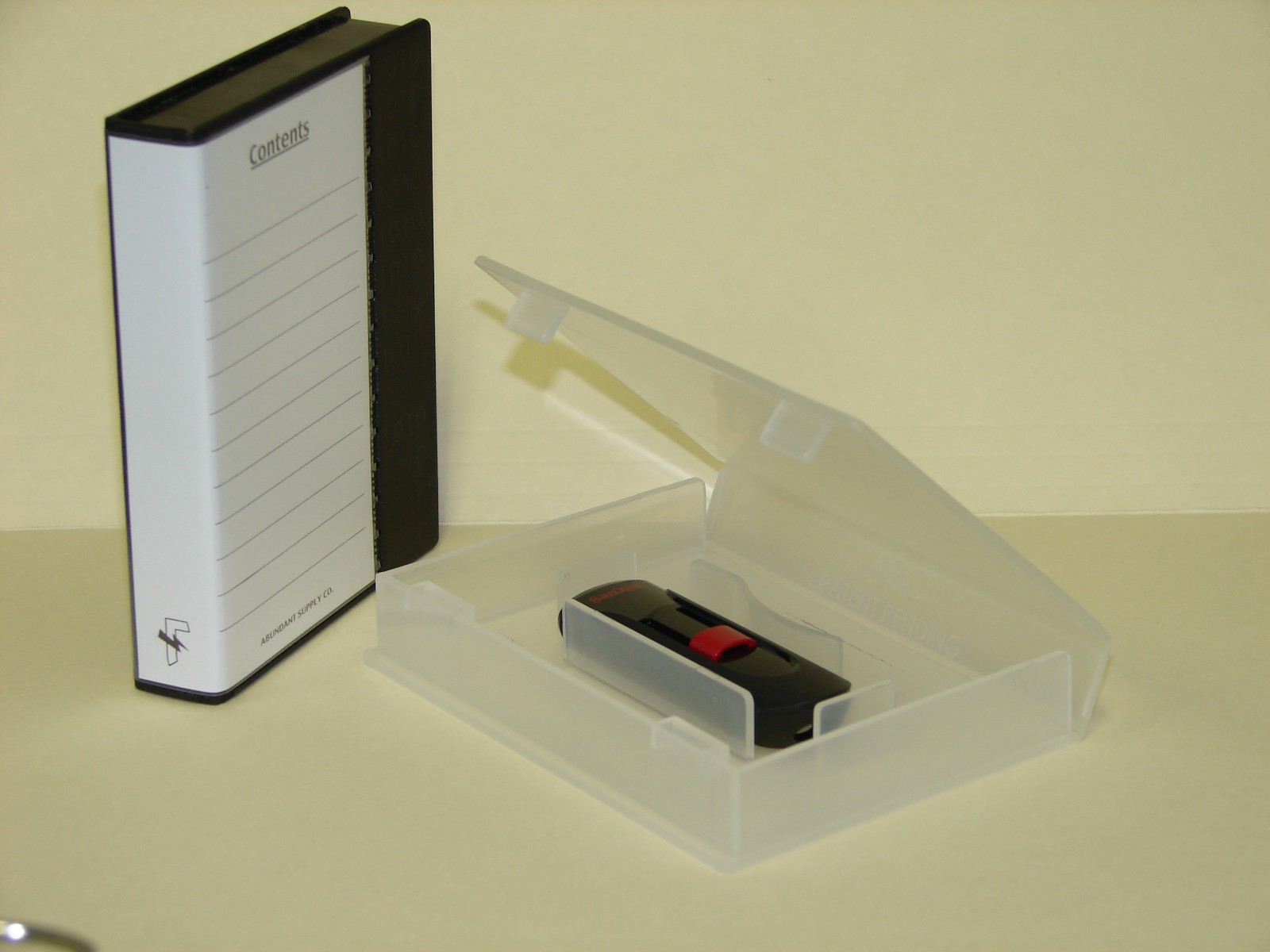 Thumb / Flash / Jump / USB drive case (black 4-pack)