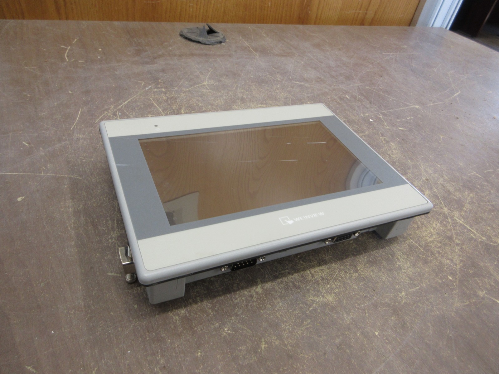 Weinview Touch Screen HMI MT6071EB 24VDC 350mA *Scratched Screen* Used