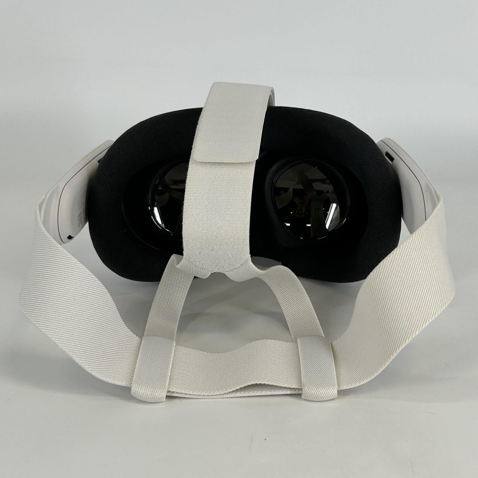 Meta Quest 3 VR Headset 128GB w/ Charger/Controllers/Regular Strap - Good