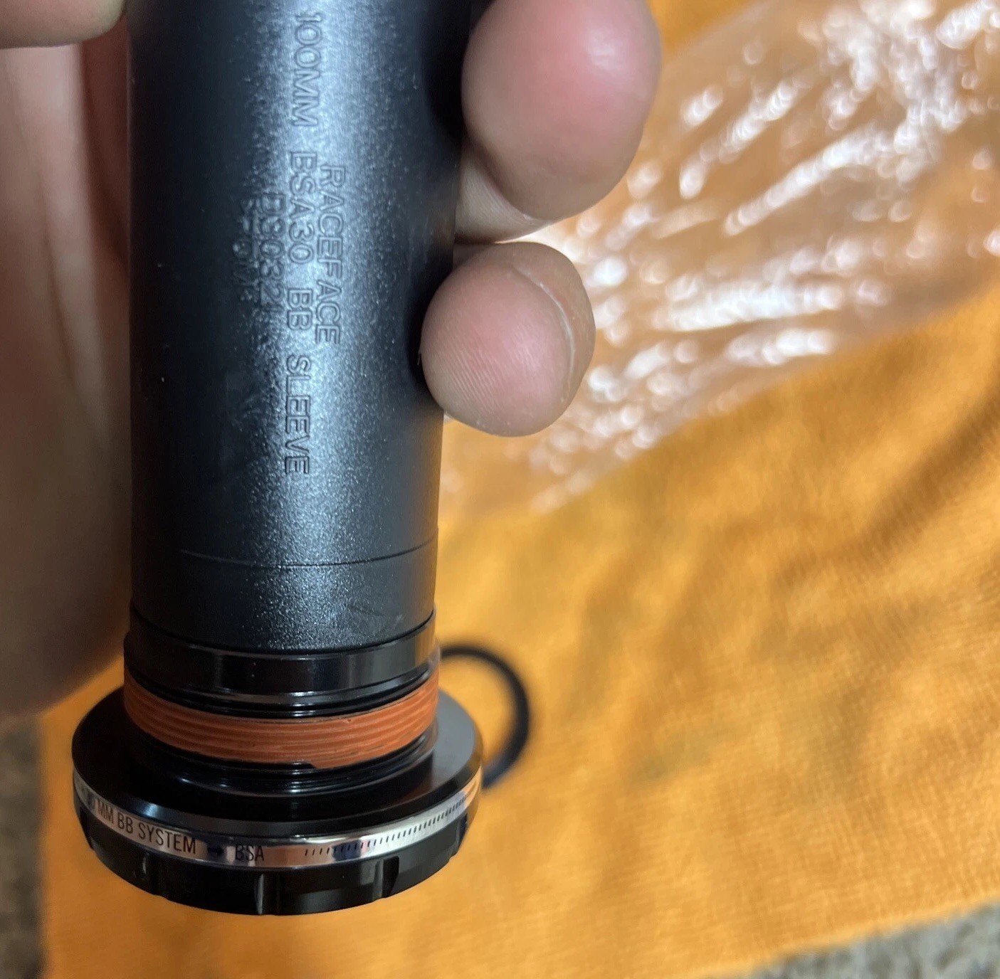 RaceFace 30mm CINCH Bottom Bracket BB BSA 100mm Shell Spindle External Seal