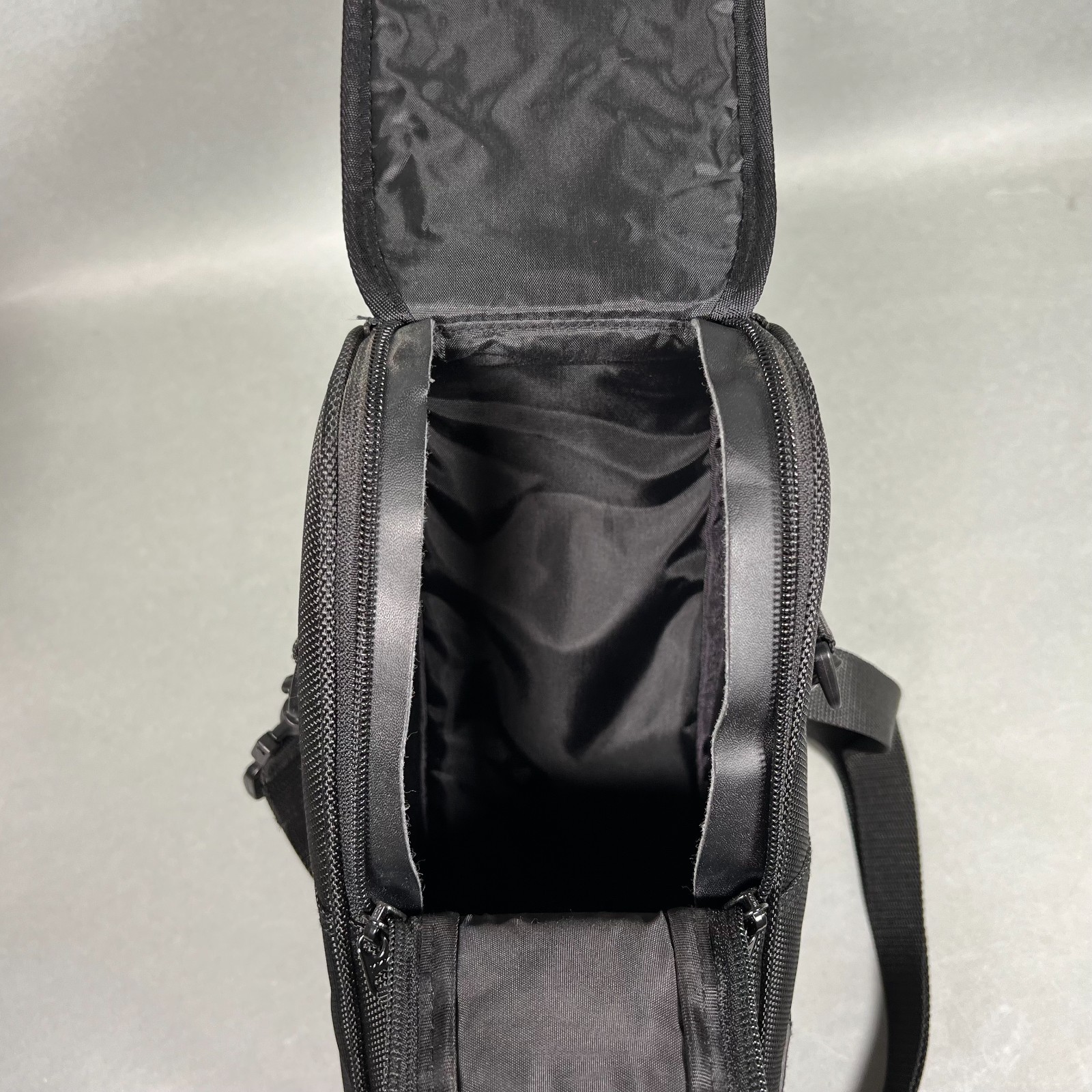 Nikon CL-M2 Lens Case For 300mm f/4.0D ED-IF AF and 70-200 f/2.8 w/ Strap NICE