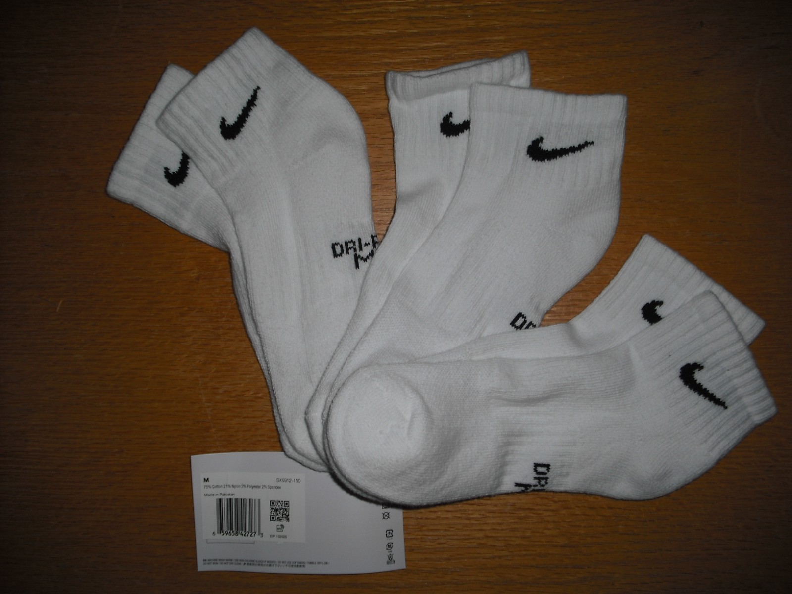 Boys/Girls NWT NIKE Ankle Socks 3prs DRI-FIT Classic White w/Black Swoosh 5Y-7Y