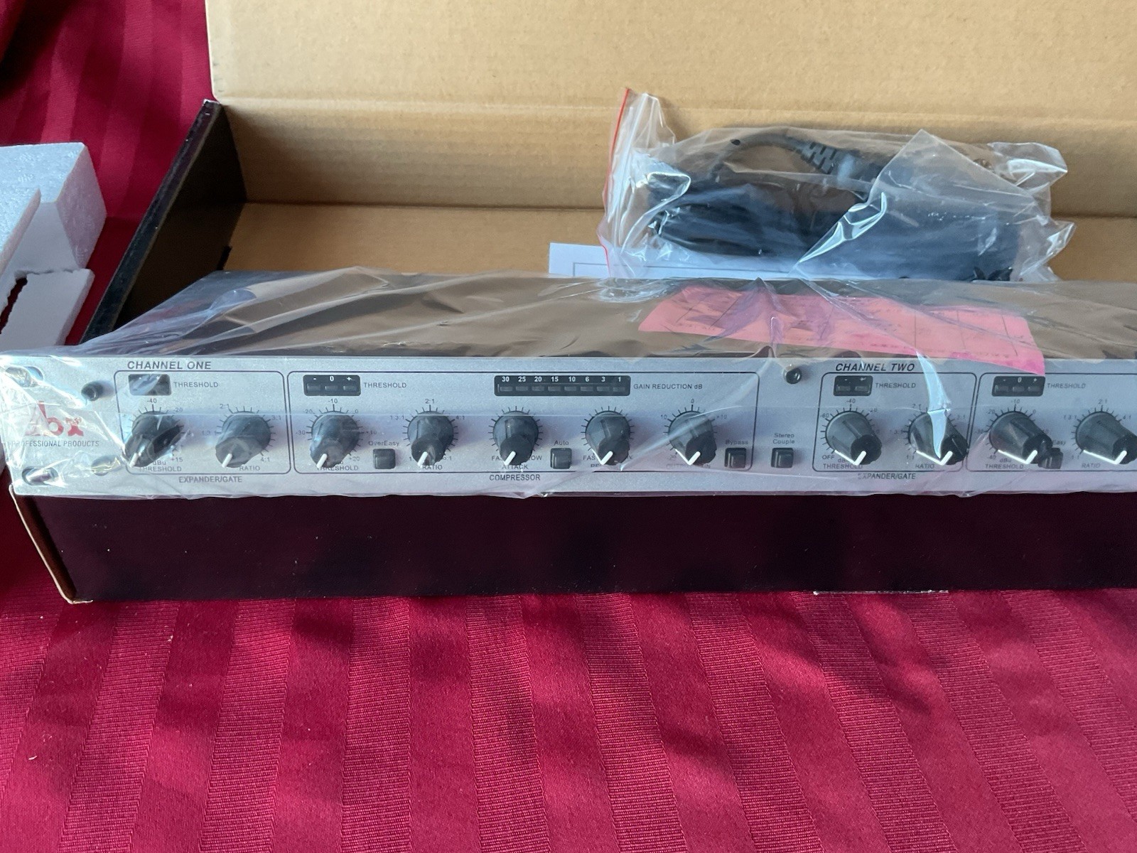 dbx Compressor Limiter Gate Processor (266XS)