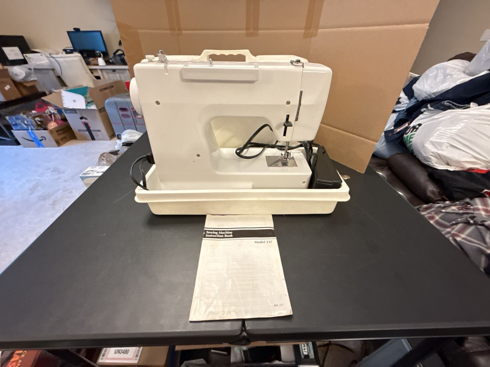 Simplicity Denim Expert Model 237 Sewing Machine with Case and Manual