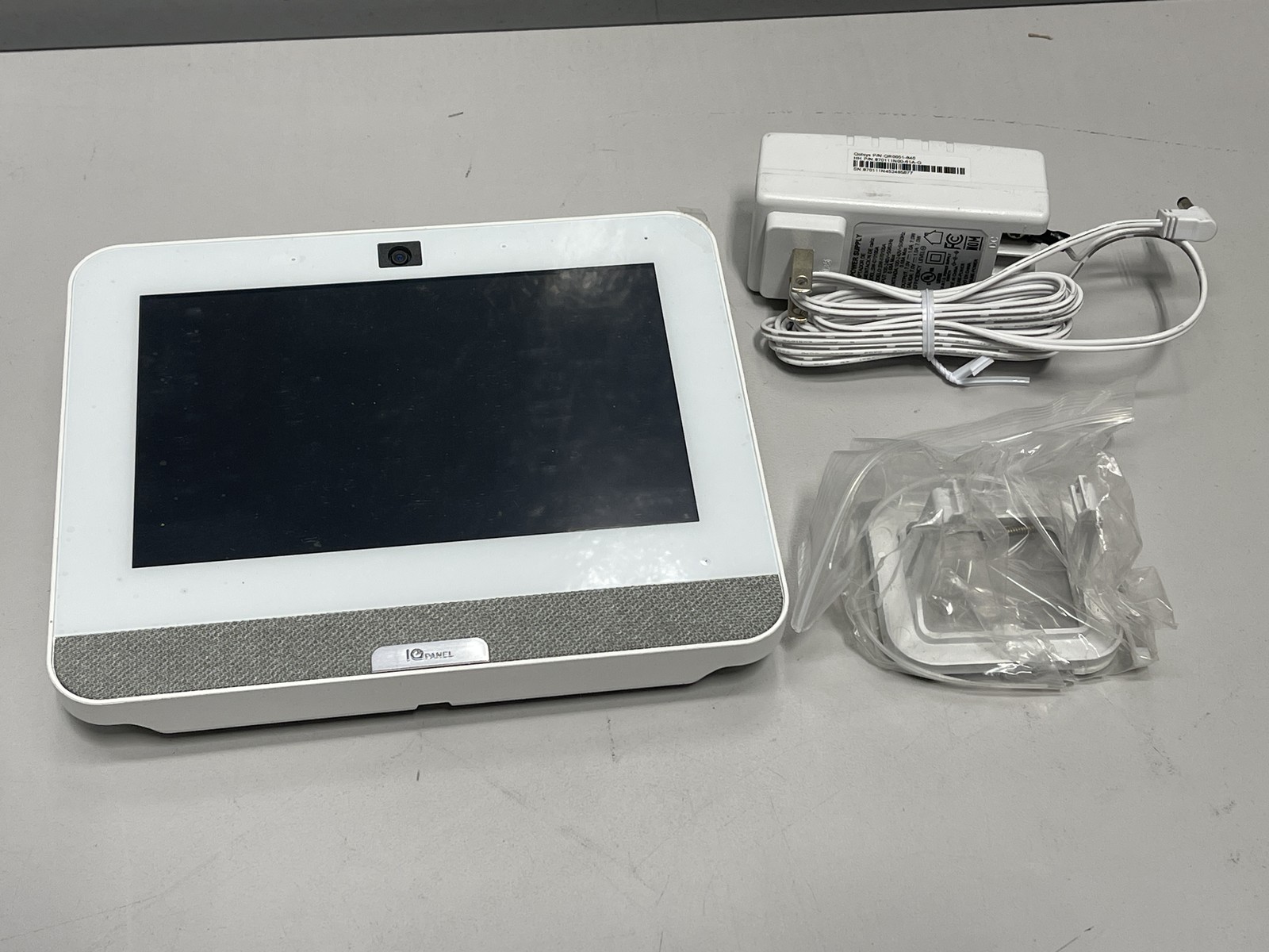 Qolsys IQP4001 IQ Panel 4, PowerG   319.5 MHz (Verizon), White