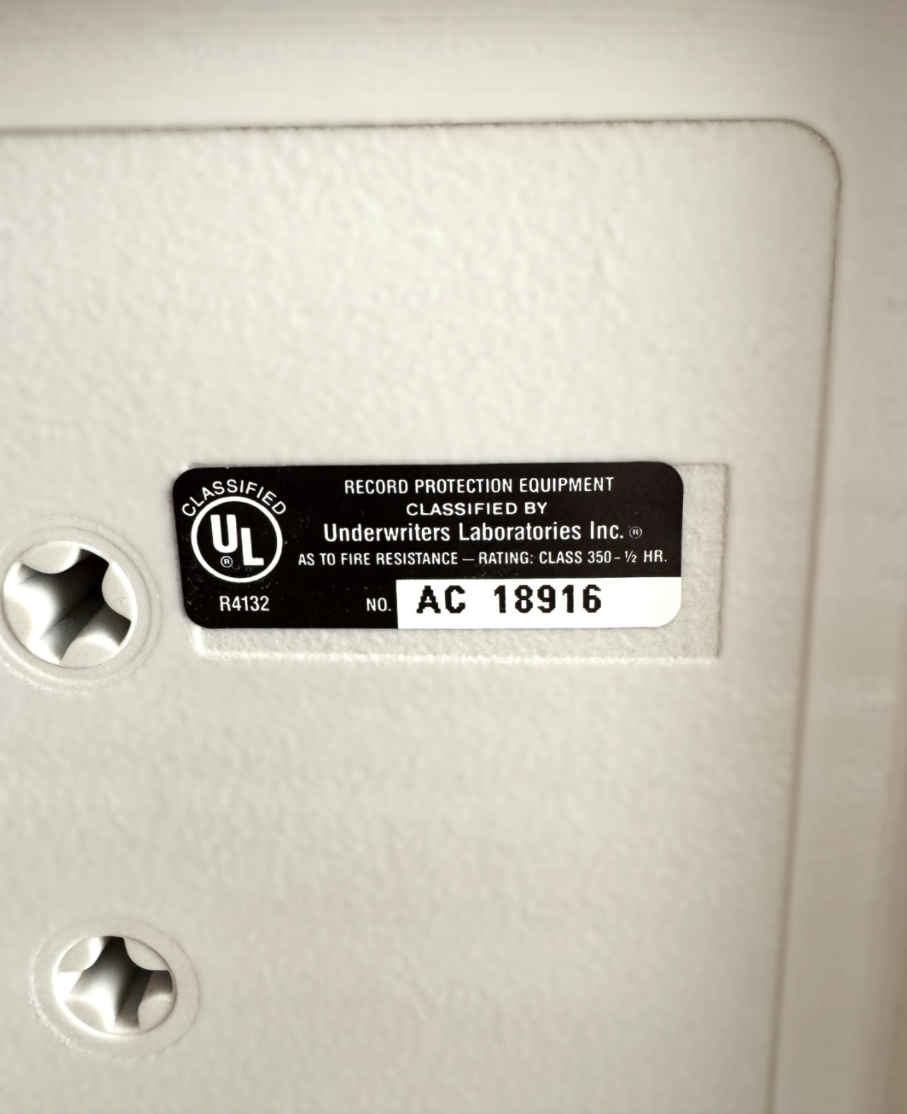 Sentry Safe 1100 Portable Fire-resistant Security Lockbox with 2 Keys