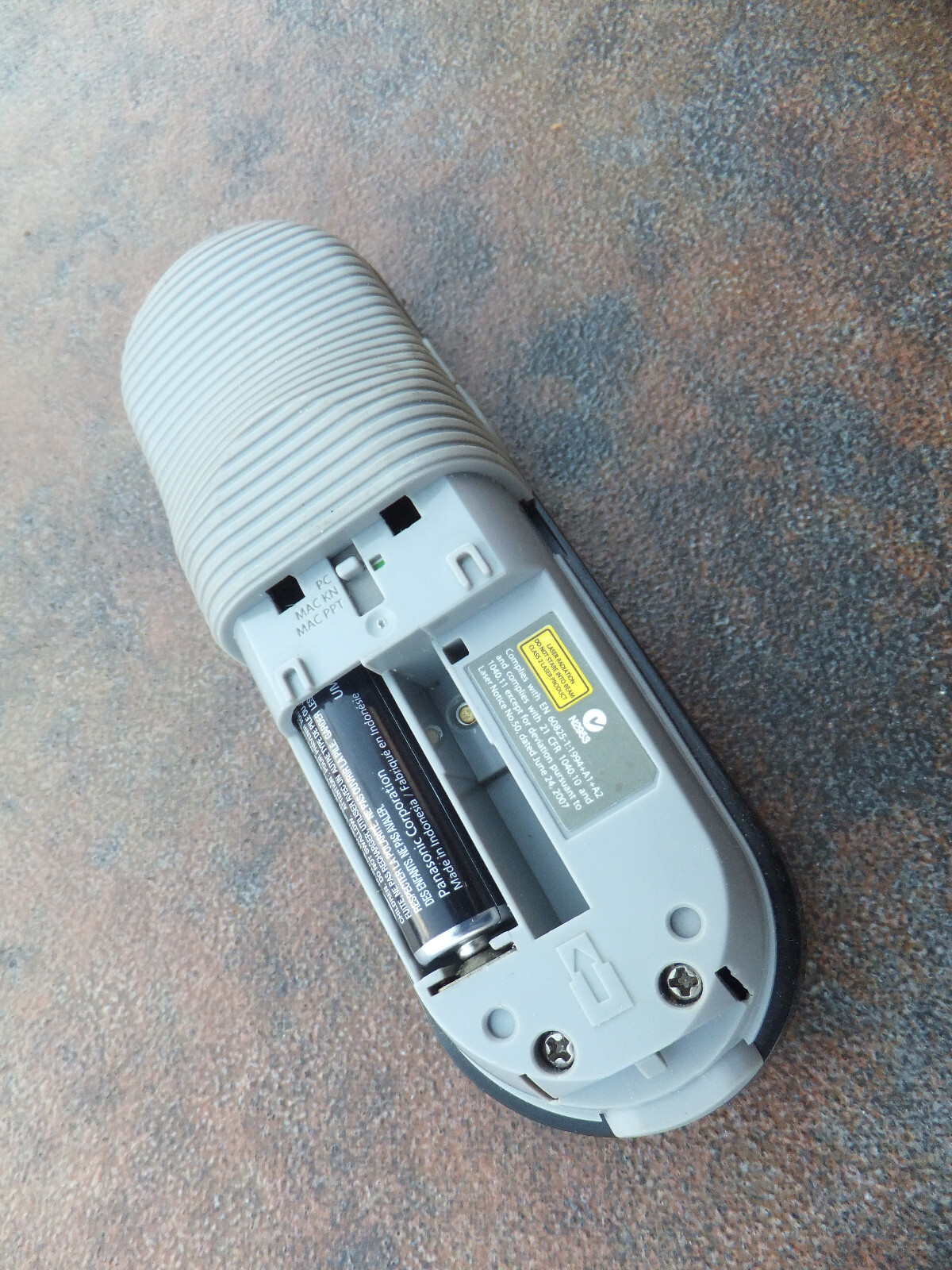 Targus P32 Dual-Mode Presenter/Pointer. Bluetooth - For Windows & Mac, No Back