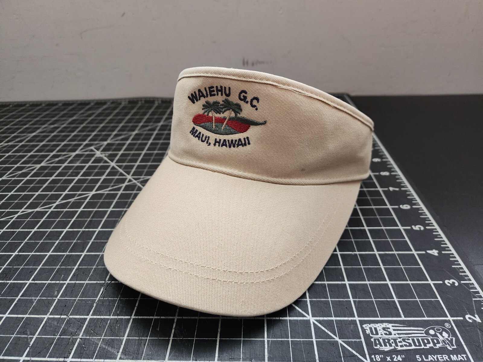 Waiehu Golf Course Maui Hawaii VISOR Summer Beige Osfa Adjustable Strapback