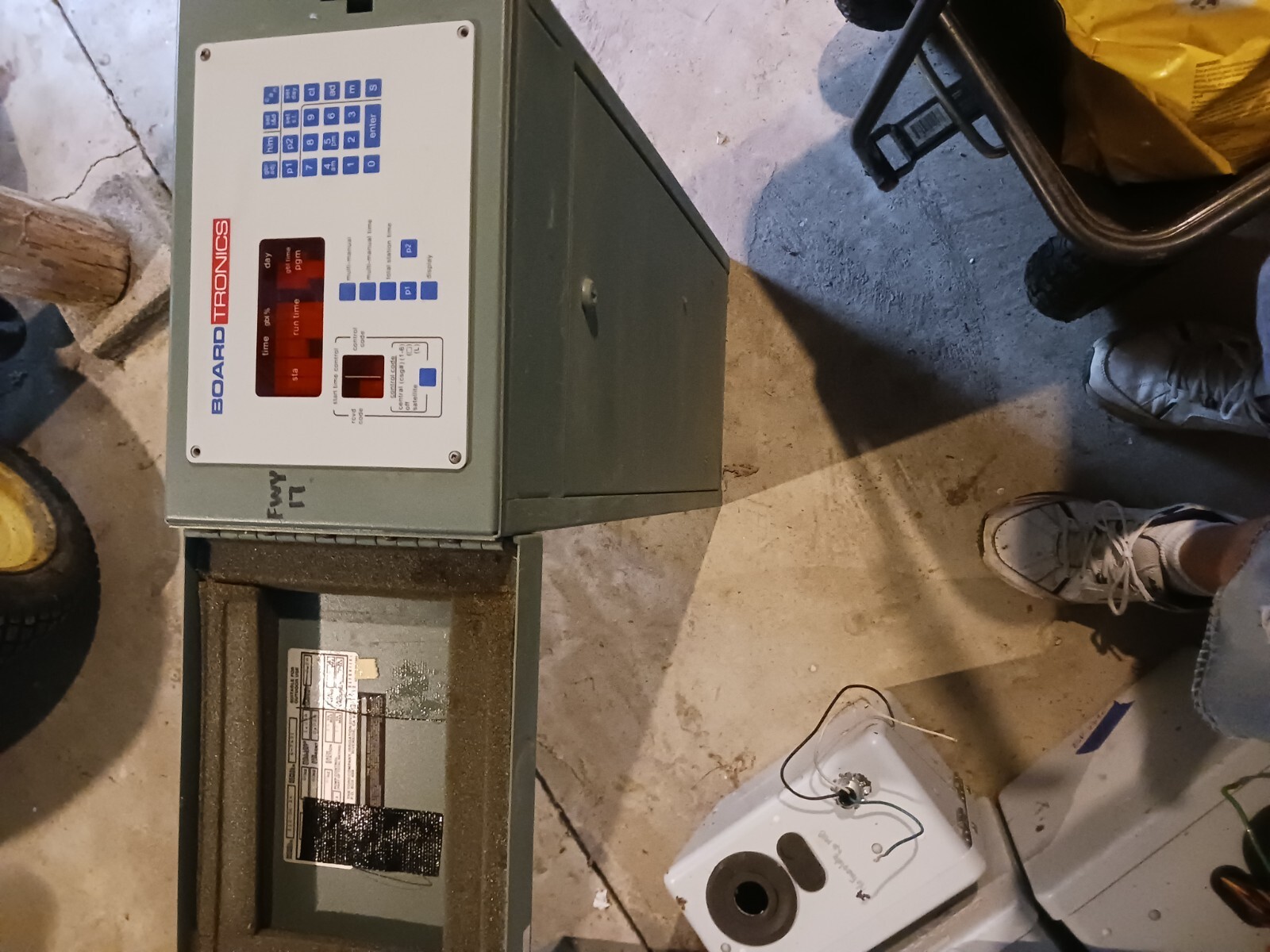 Toro VT 4 Irrigation Satellite Control Box BoardTronics Faceplate
