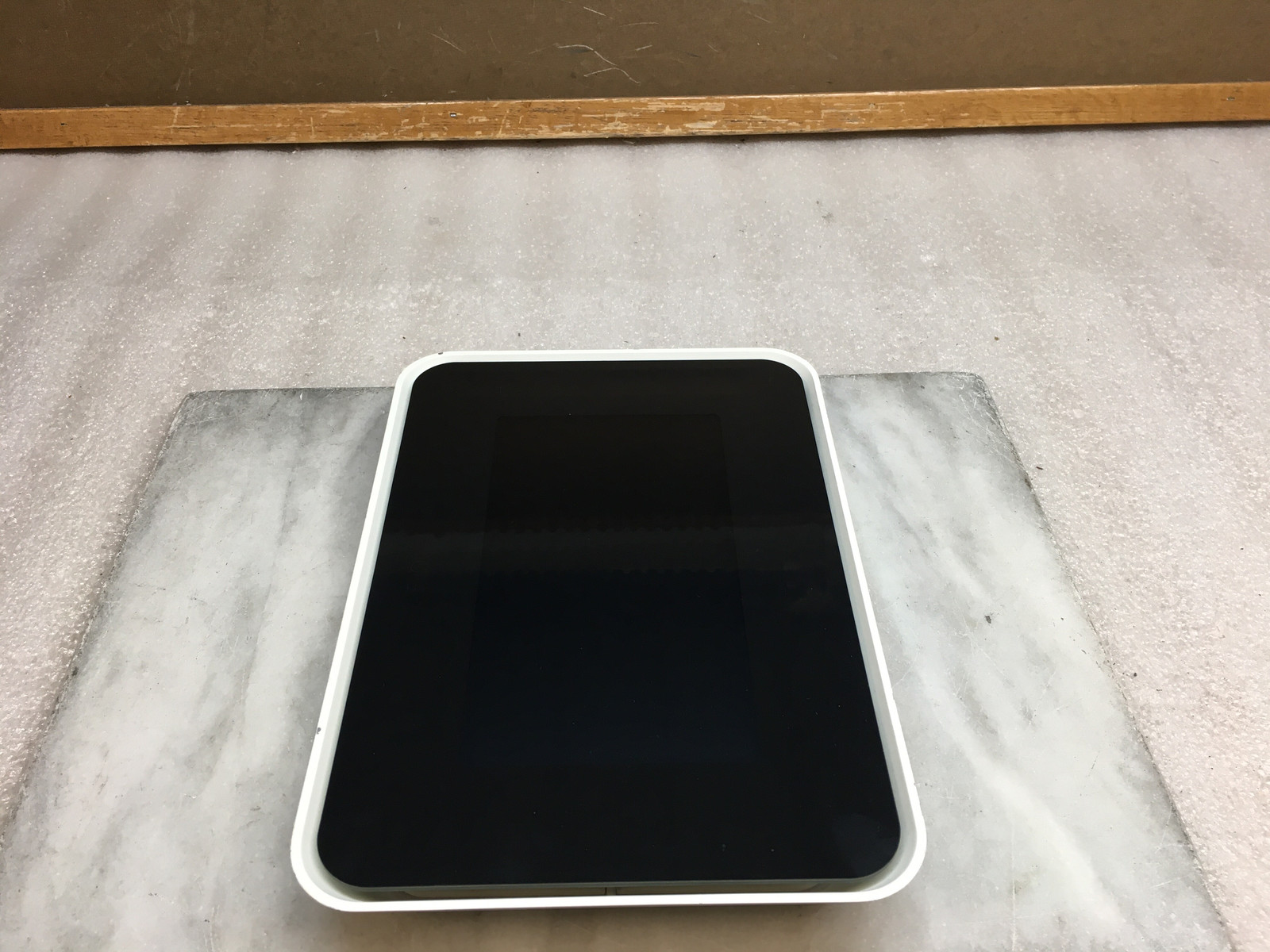 Evoko ERM1001 Room Booking System 8" Touch Screen Display