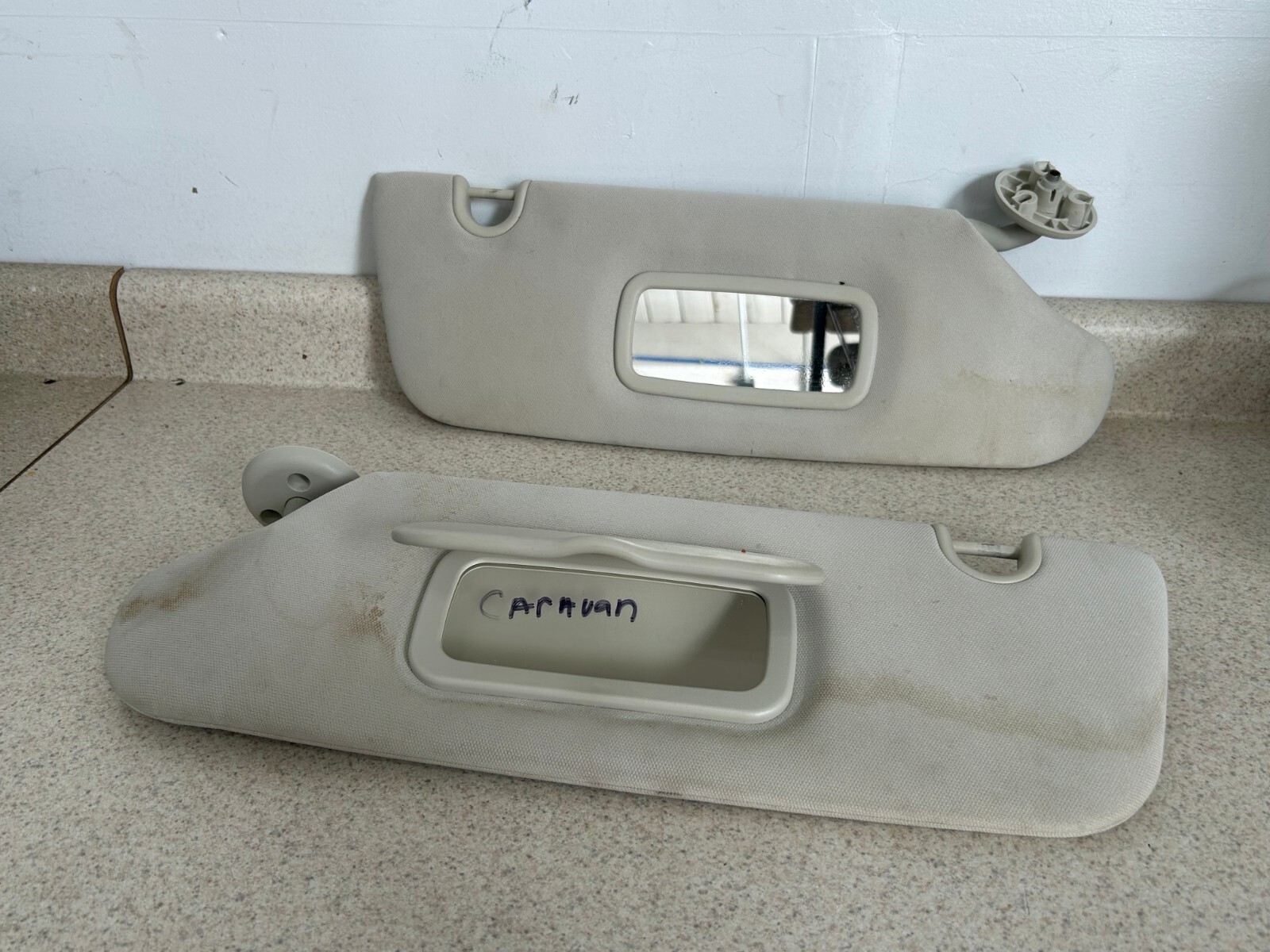 08-16 GRAND CARAVAN TOWN 7 COUNTRY SUNVISOR SHADE SET PAIR SUNVISOR GRAY OEM