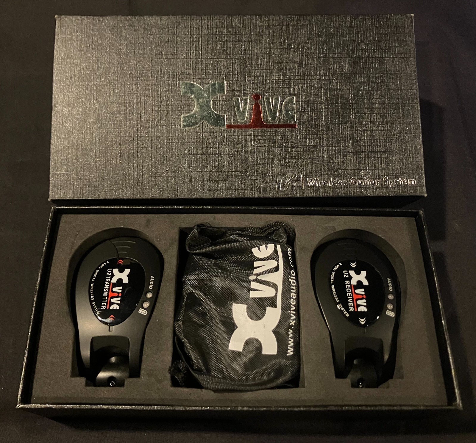 X VIVE U2 Guitar Wireless System in Original Box, Carry Pouch & charging cable