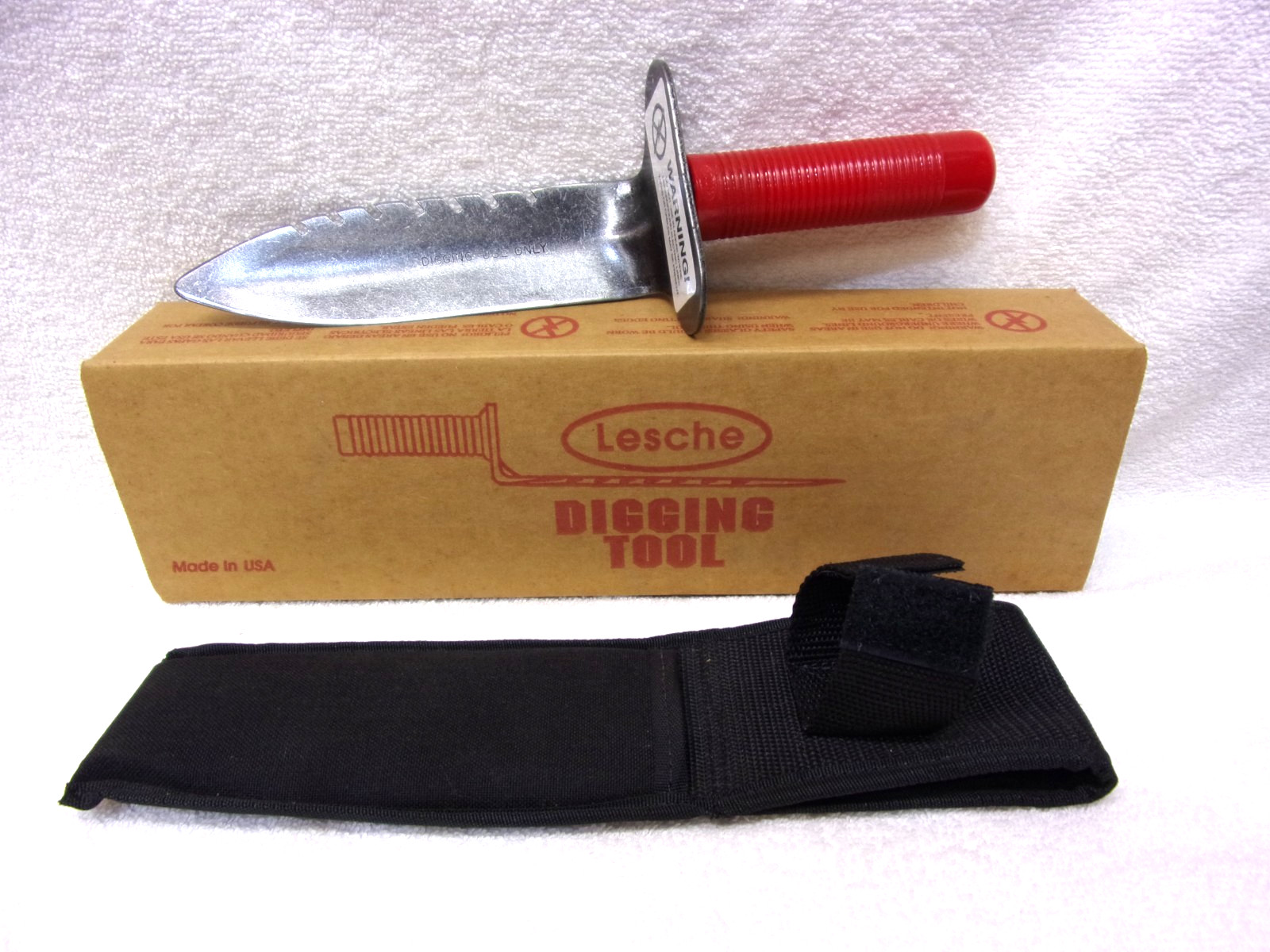 Lesche Metal Detector Dig Tool  Sod Cutter With Sheath Right Side Serrated Blade