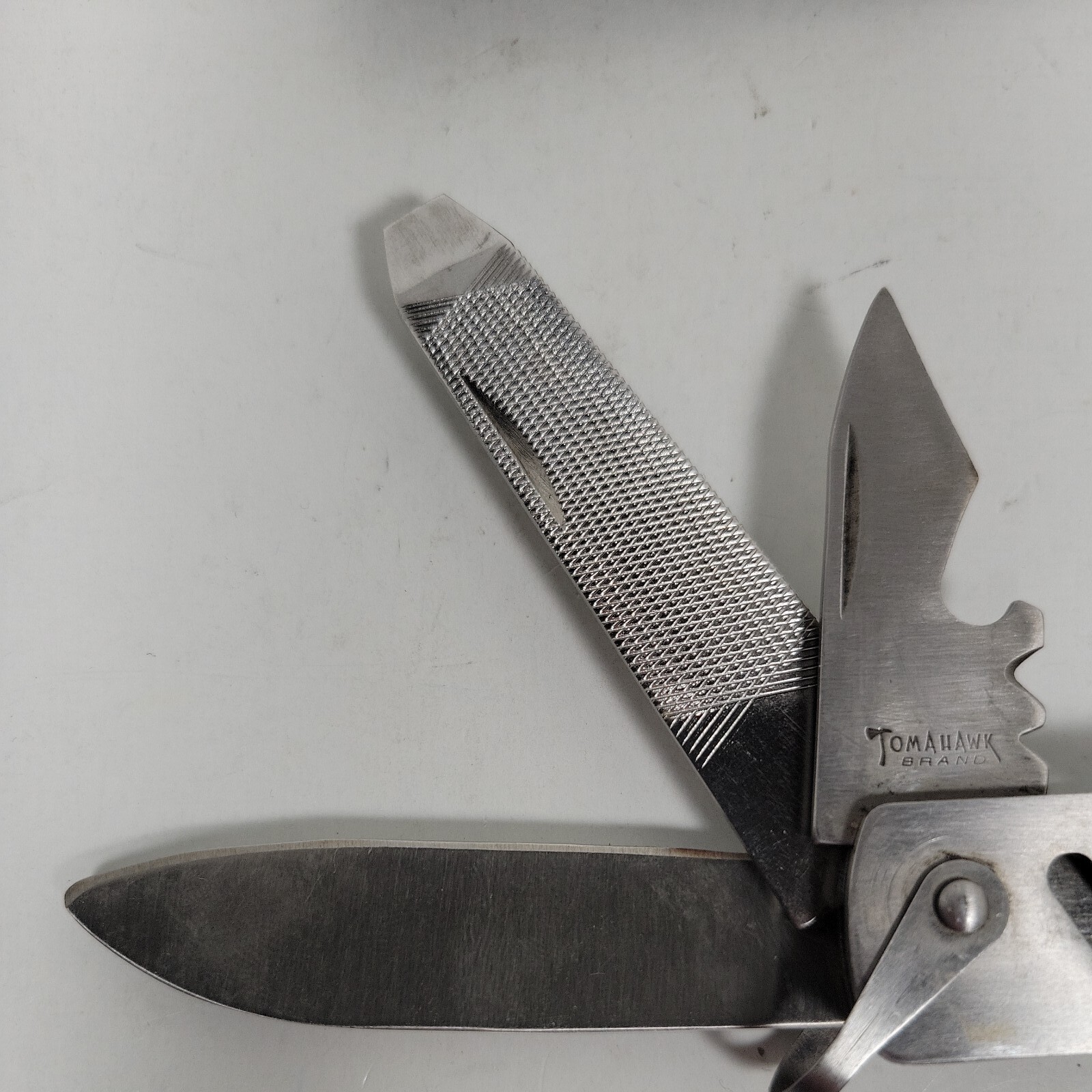 Tomahawk Multi Tool - Pliers, Knife, File, Phillips/Flat Screwdriver, Opener