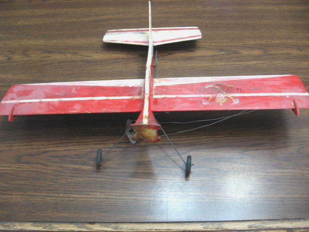 Vintage Carl Goldberg Models 1/2A Lil Wizard Flying Model Built Up