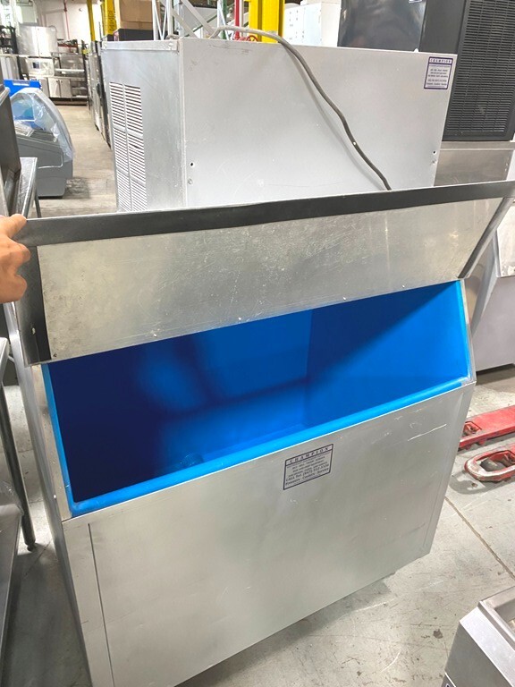 Ice Maker Machine/ Manitowoc GY0605W Ice Machine/ 605 LBS