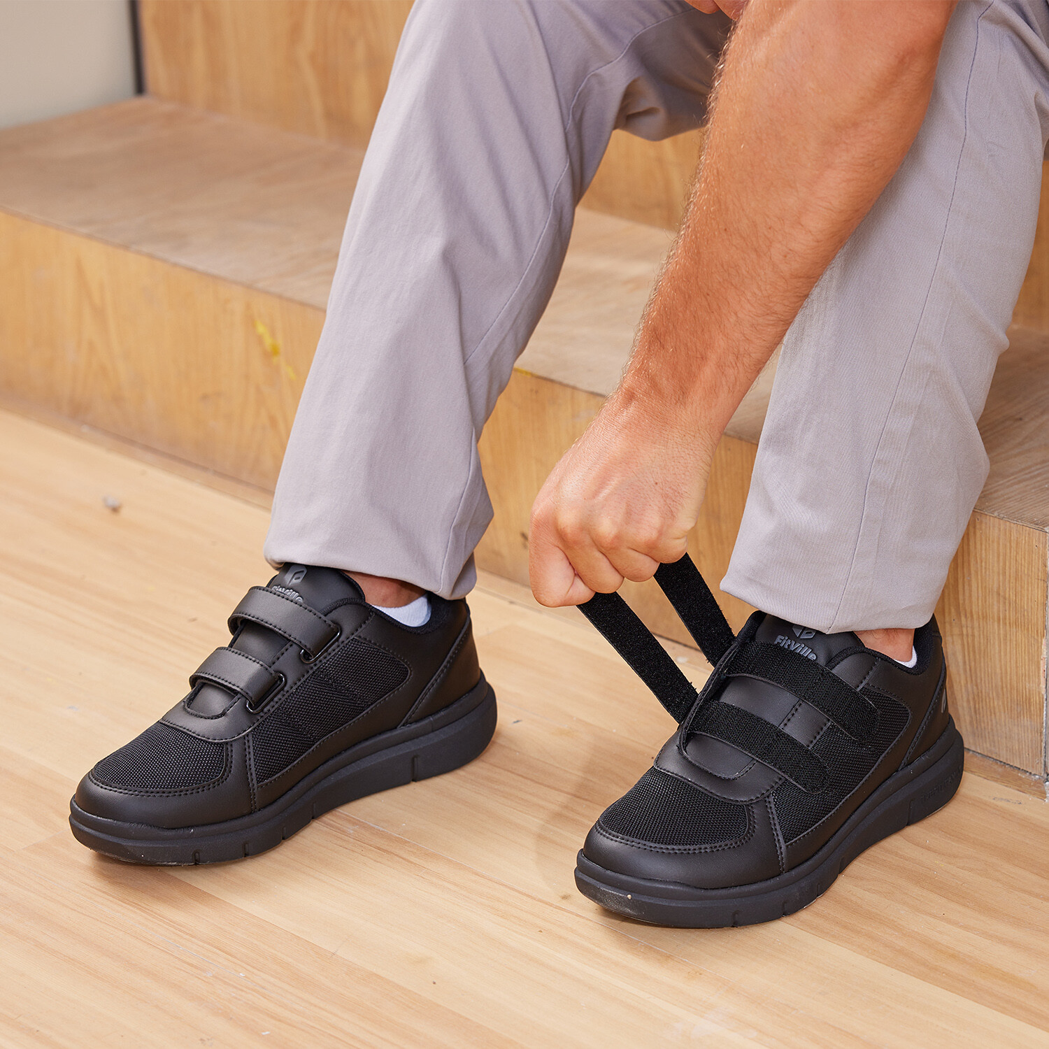 FitVille Men Extra Wide Diabetic Shoes Adjustable Straps Neuropathy Swollen Feet