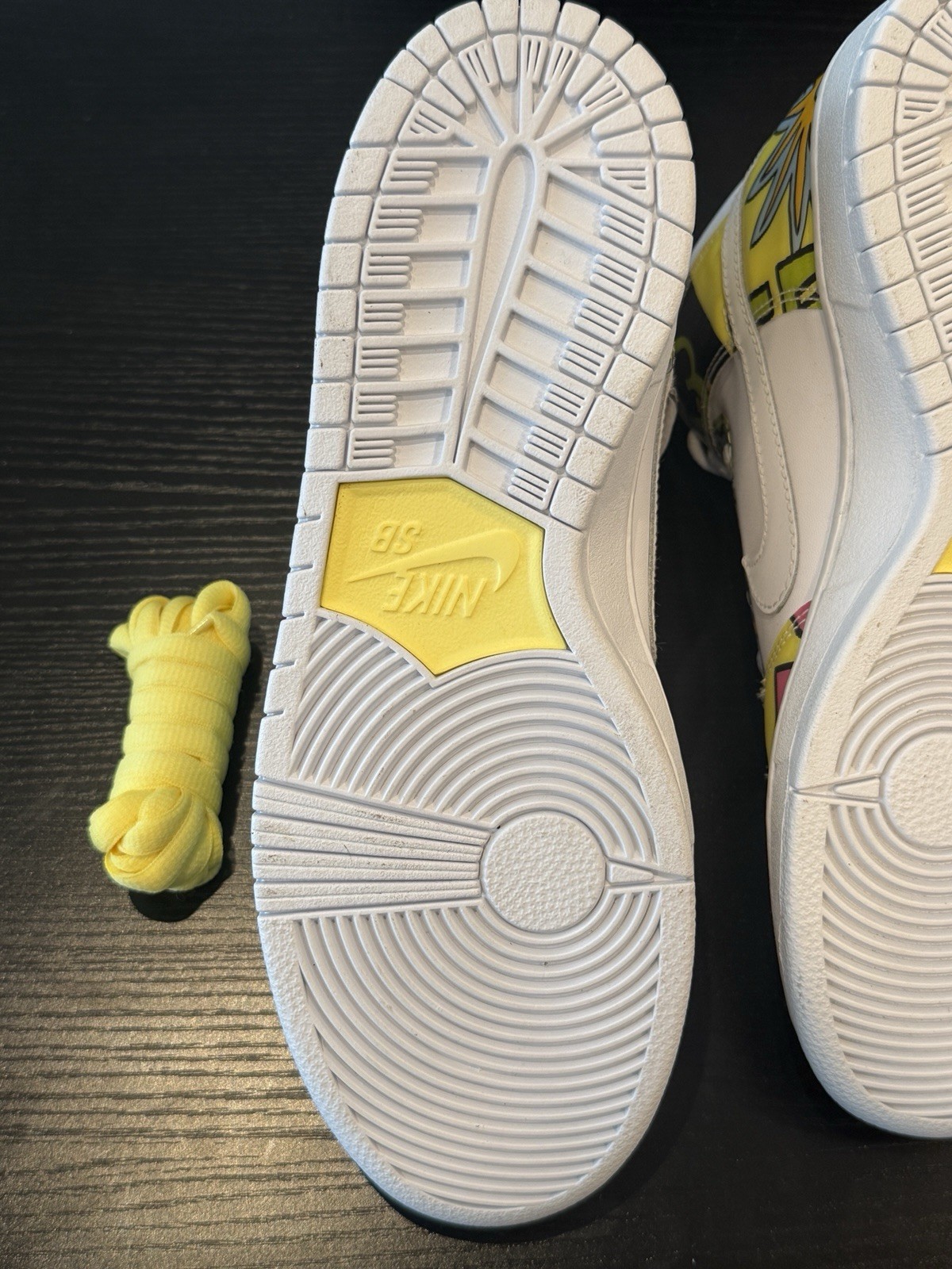 Nike SB Men's De La Soul High Shoes White/Yellow Graphic US 8.5