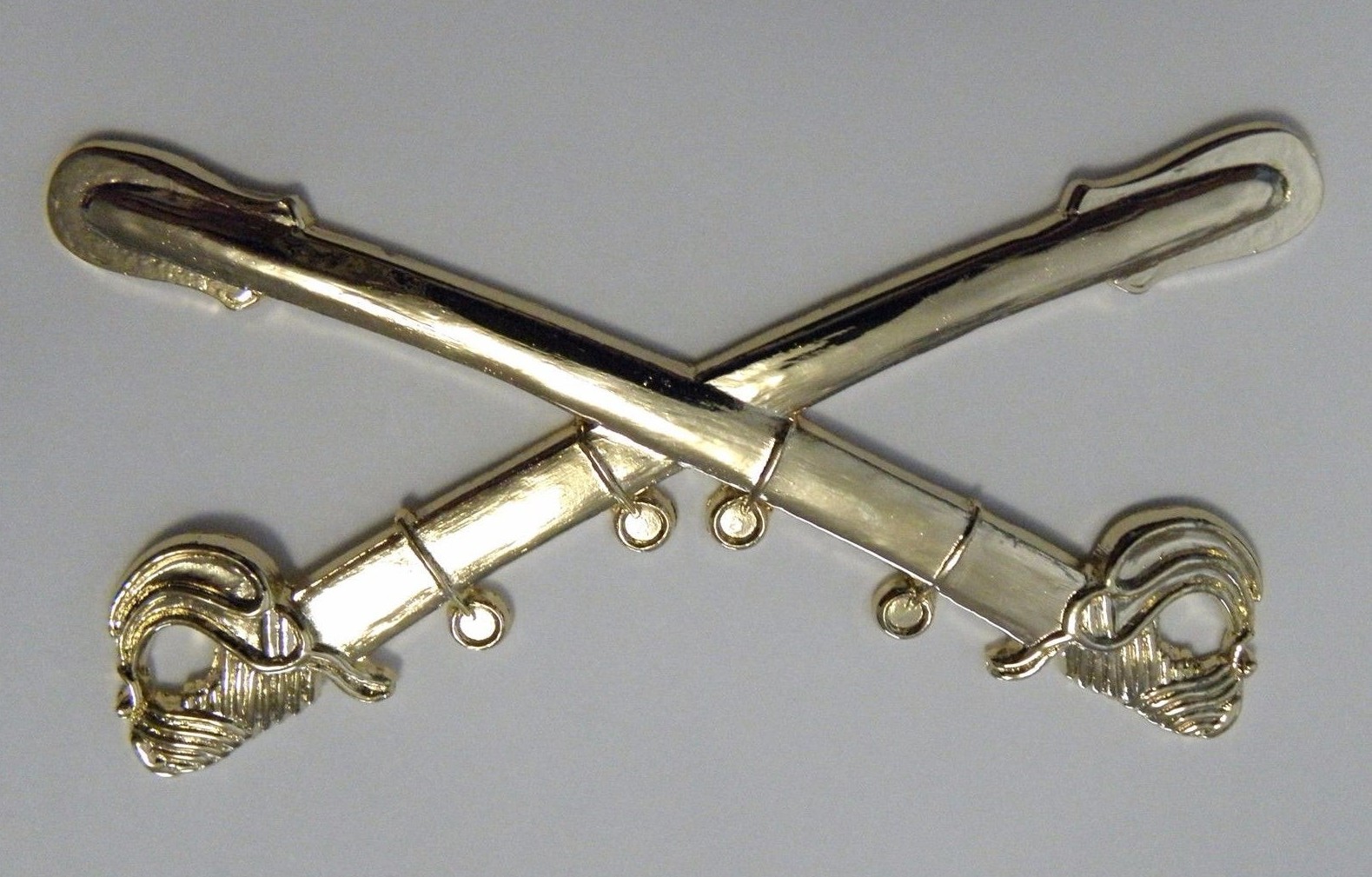 UNITED STATES ARMY CAVALRY SWORDS LARGE PIN BADGE 3.5 INCHES