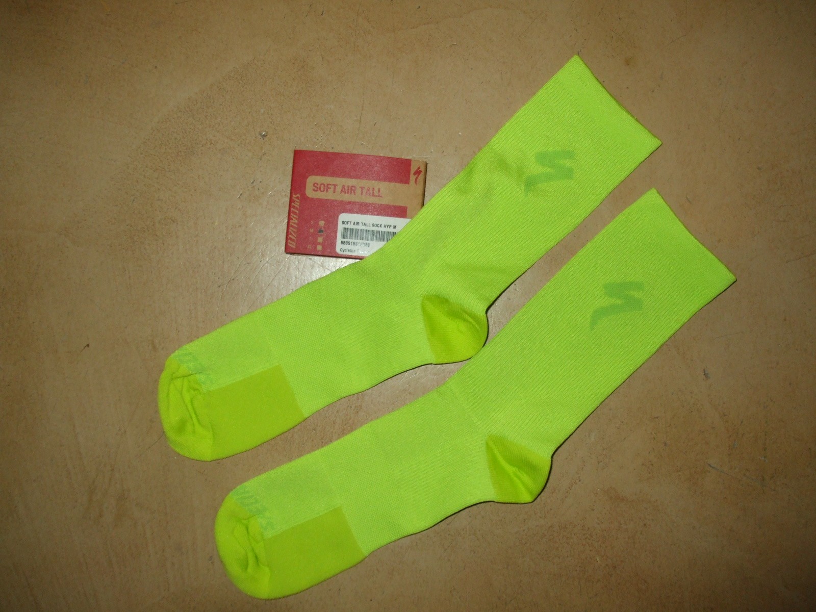 Specialized Soft-Air-Tall Socks, Hyper Green (M and XL)