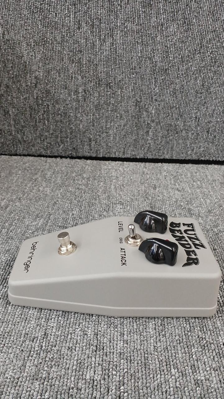 BEHRINGER Effects Pedal FUZZ BENDER