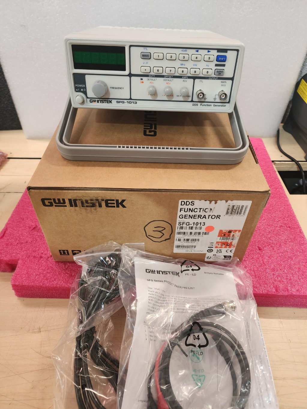 GW Instek SFG-1013 DDS Function Generator NEW!