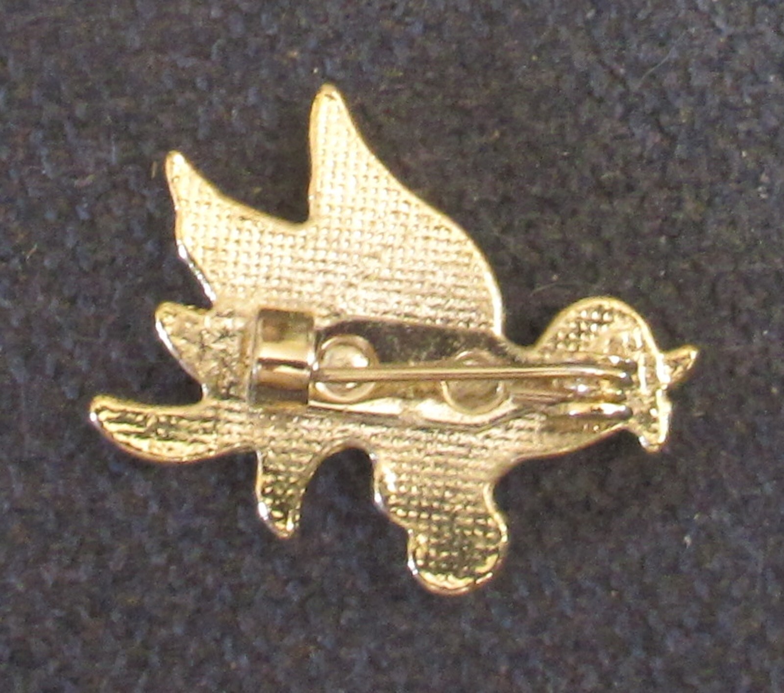Bird Pin with Colored Eye - Small 1" wide