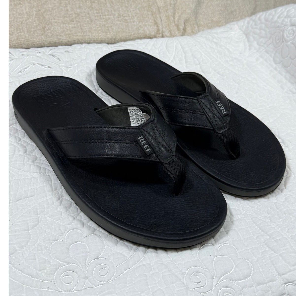 Reef Men's 8 Black Leather Element Bottle Opener Thong Sandals Beach Casual