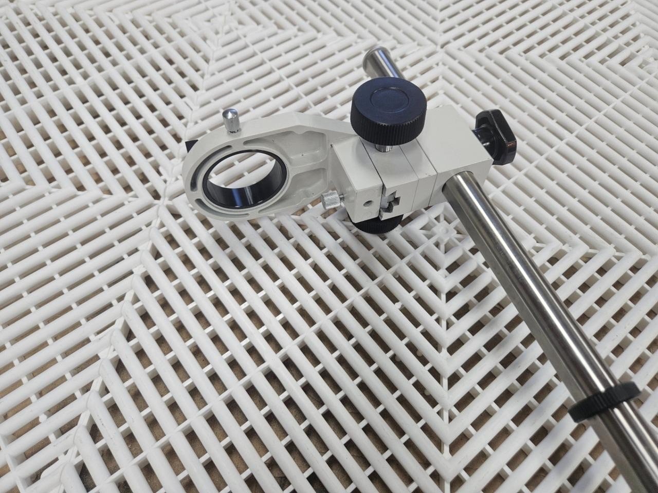 Keyence VH Microscope Stand with X-Y Table