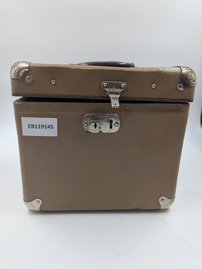 Eumig Wien Type P8 Projector - Tested Power On/Of