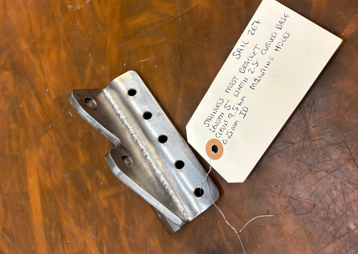 STAINLESS MAST BRACKET LENGTH 5" WIDTH 2.5" CURVED BASE CLEVIS 0.37" (9.5MM)...