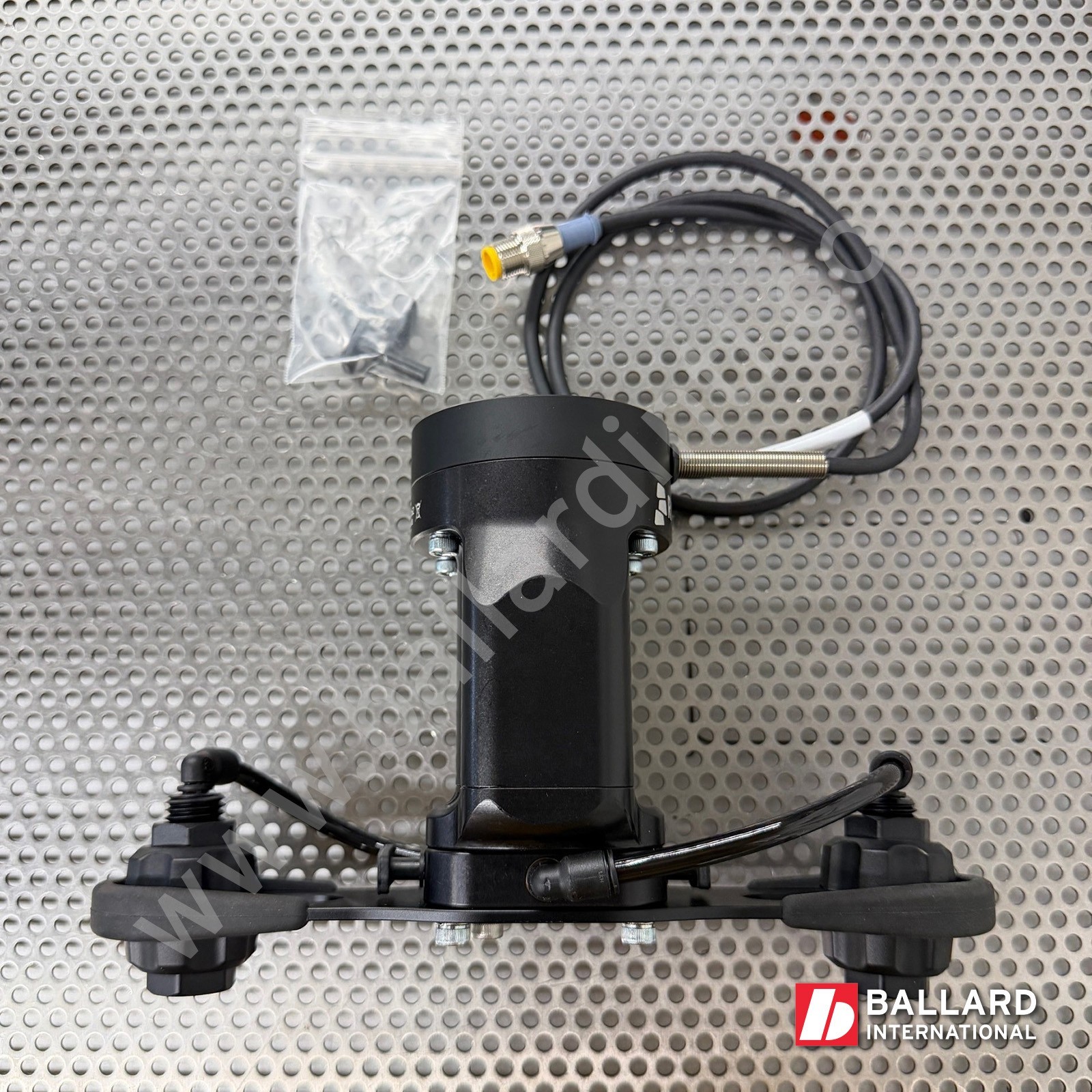 ROBOTIQ EPick Vacuum Generator w/ Coupling & 2-Cup Manifold Assembly (NO CUPS)