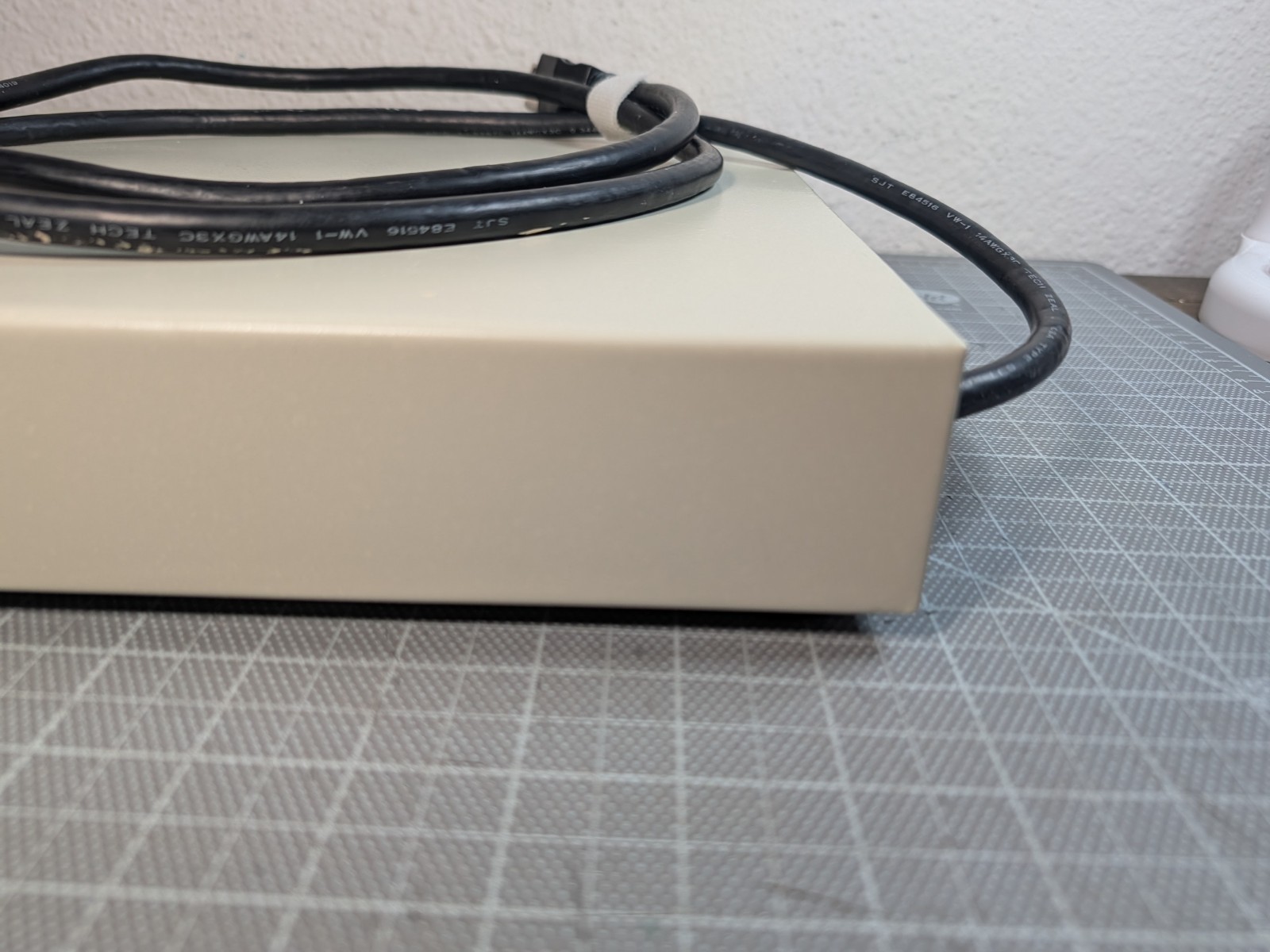 Vintage Computer Power Controller Surge Protector Power Supervisor Model MT-767
