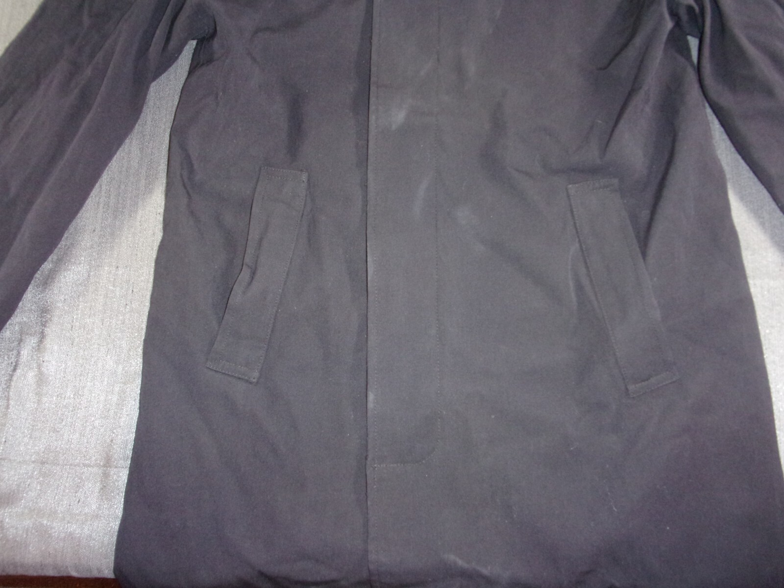 VINTAGE MANS MILITARY RAINCOAT OVERCOAT (40X35)