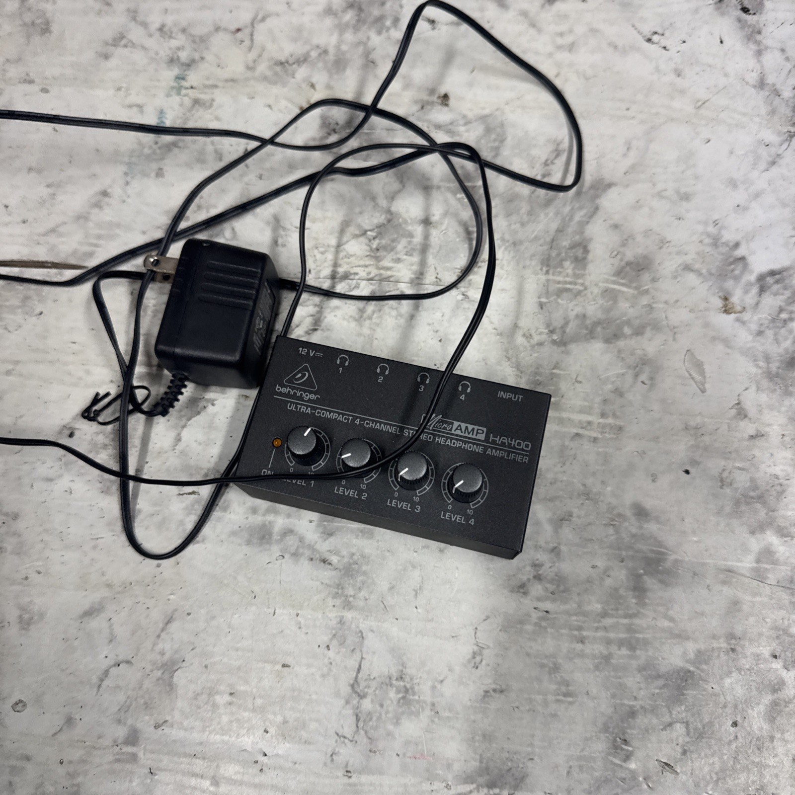 Behringer MICROAMP HA400 Ultra-Compact 4 Channel Stereo Headphone Amplifier