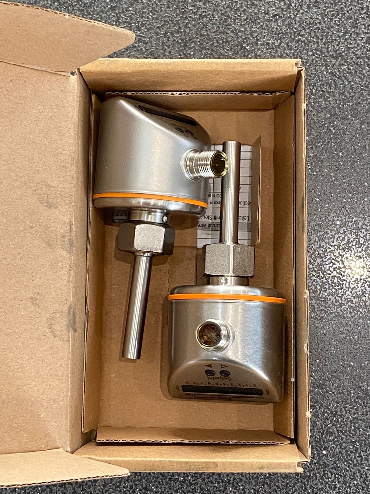 IFM electronic SI5010, SID10ADBFPKG/US-100 flow sensor -new-