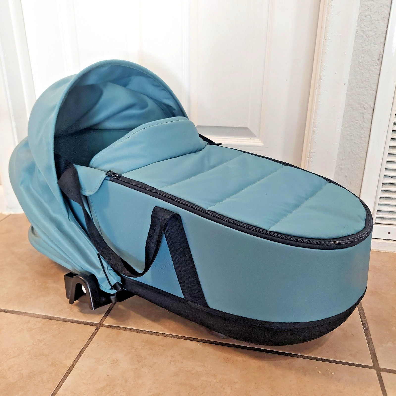 Babyzen YOYO Bassinet Green Portable Travel Stroller Baby Carrier