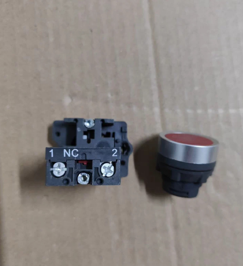 1PC NEW Schneider Flat-head button XA2EH042 red 1NC #YY