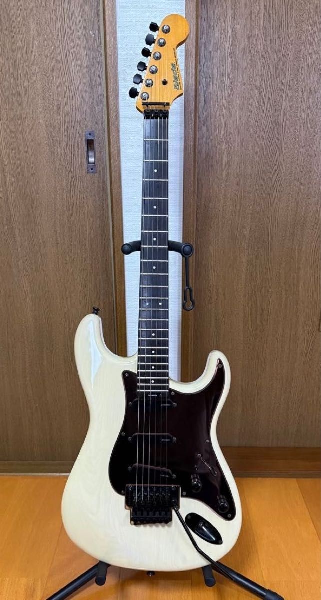 Blade Levinson R4 Electric Guitar Stratocaster White Purple Pickguard
