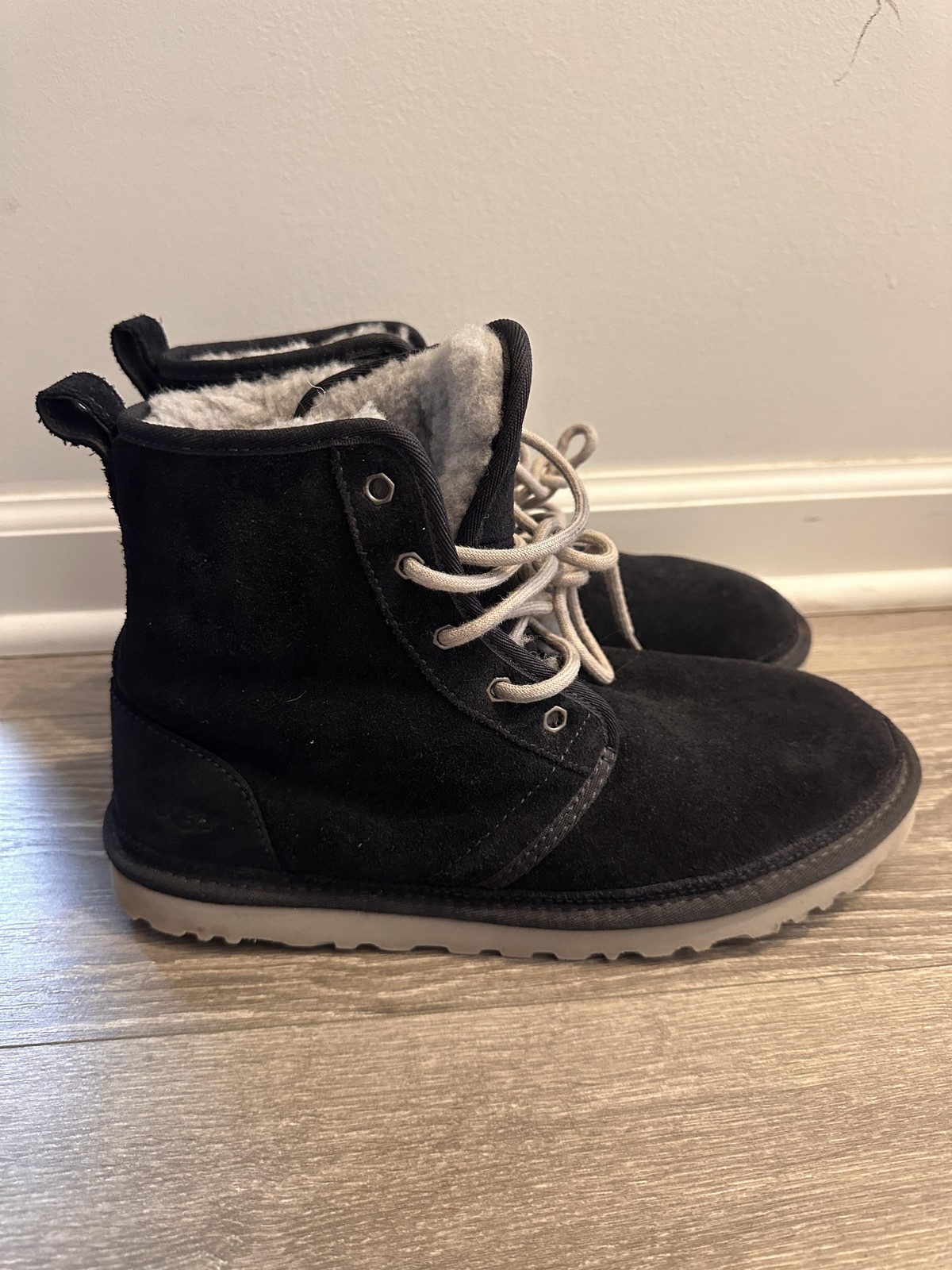 UGG Black Suede Shearling Lined Lace Up Ankle Boots Winter Chukka Warm sz 10