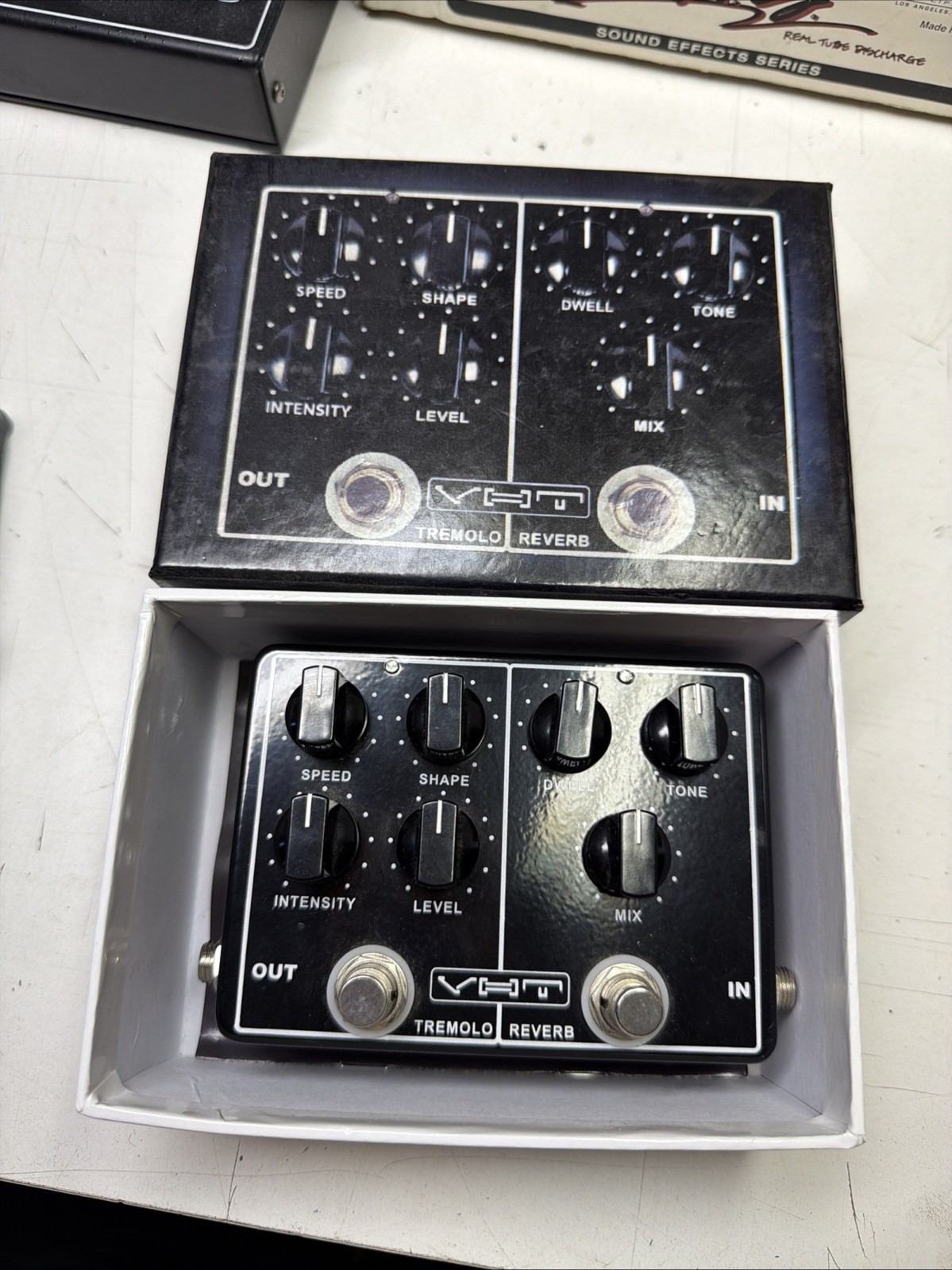 VHT Melo-Verb Tremolo Reverb Pedal | Dual Analog Guitar Effects | AV-MV1 |