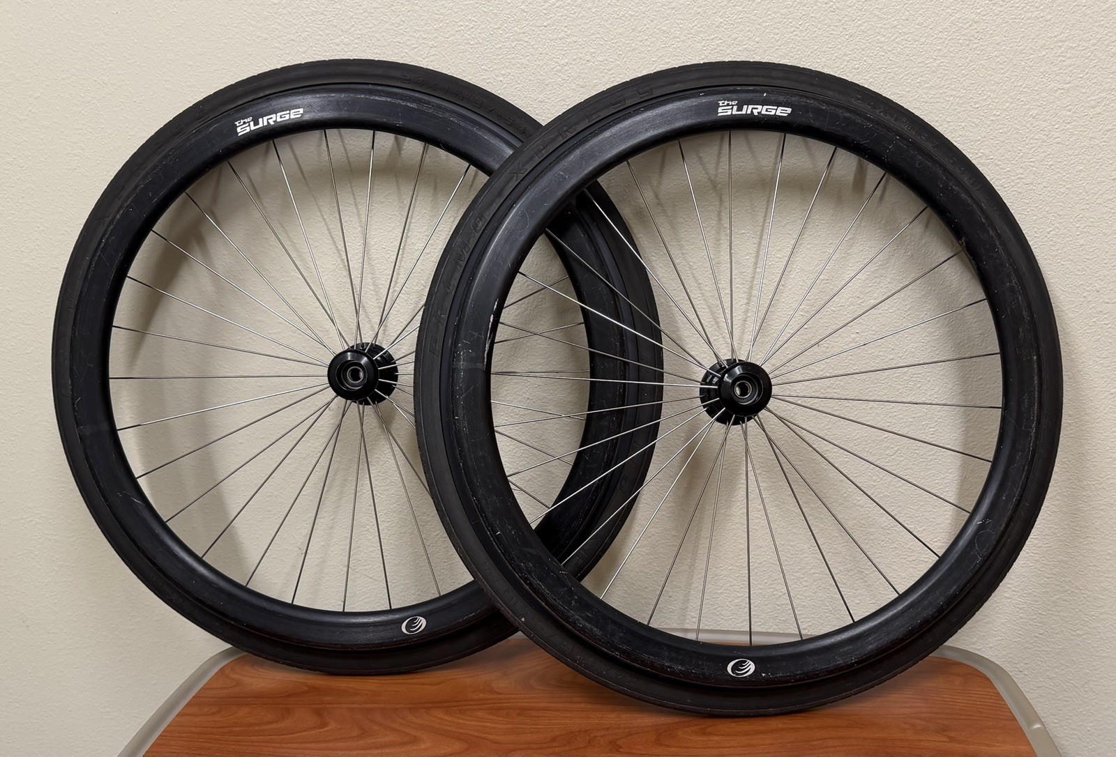 24" Wheelchair Wheels 30 Spoke The Surge Handrims Primo Express Airless Tires
