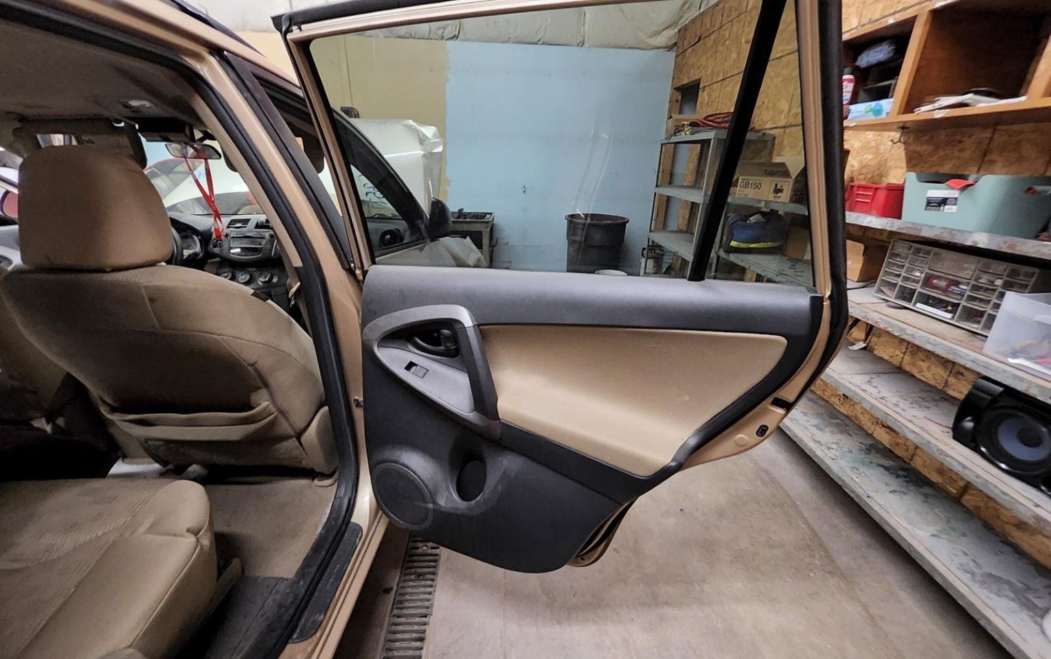 Toyota RAV4 2006-2014 Left Quarter Panel Used 1215