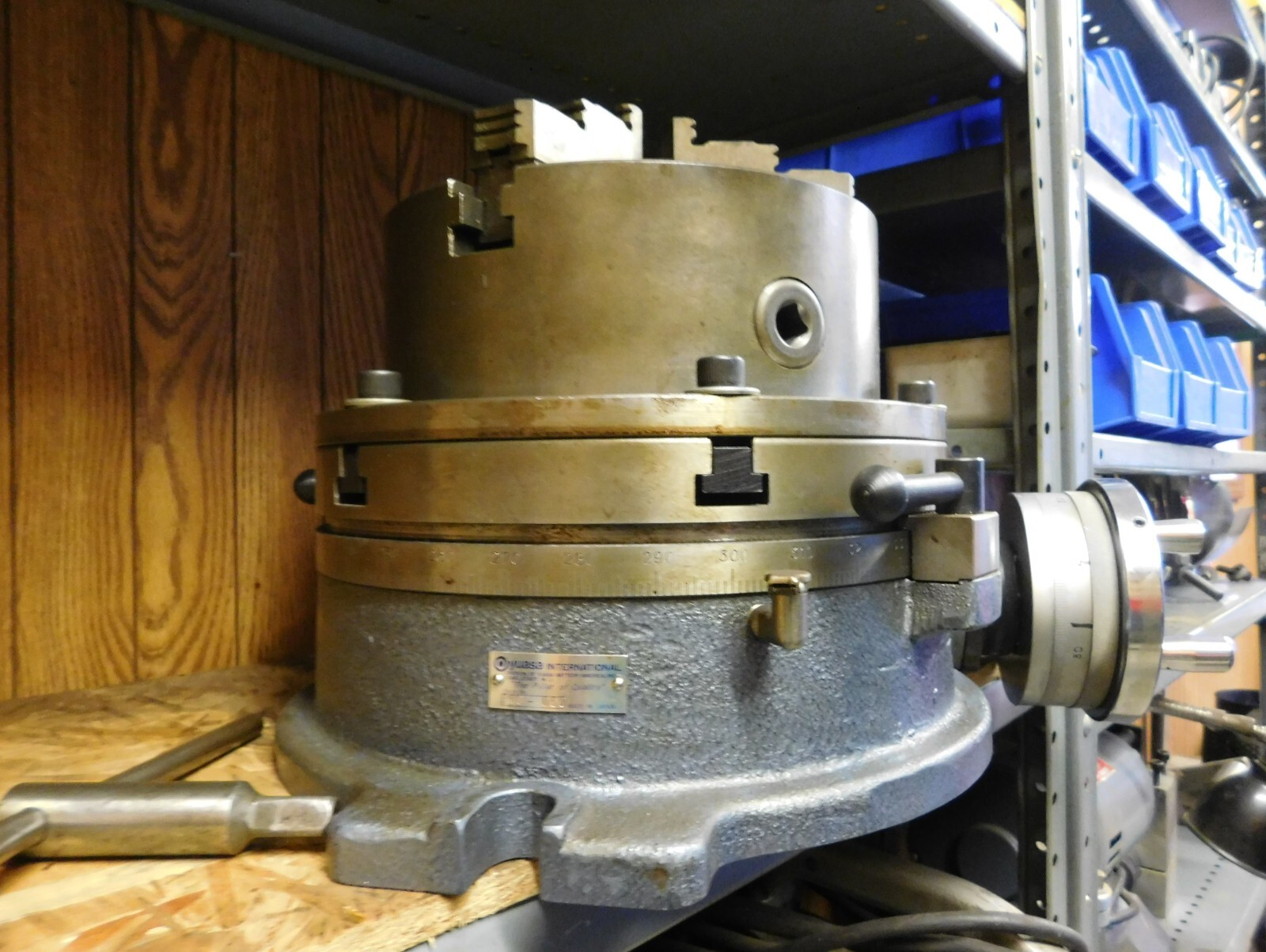 YUASA Super Accu-Dex 550-050 with 8" Dia. 3-Jaw Accu-Chuck, 24 Position/15 Degre