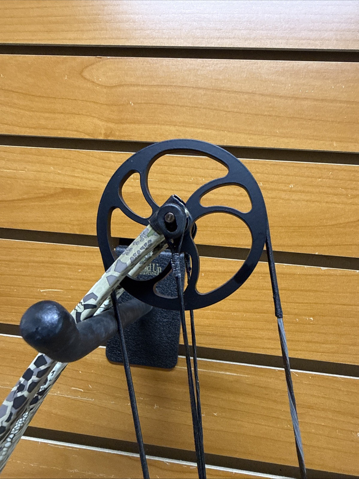 Genesis Archery Gen-X Compound Bow RH Camouflage - Item 4170