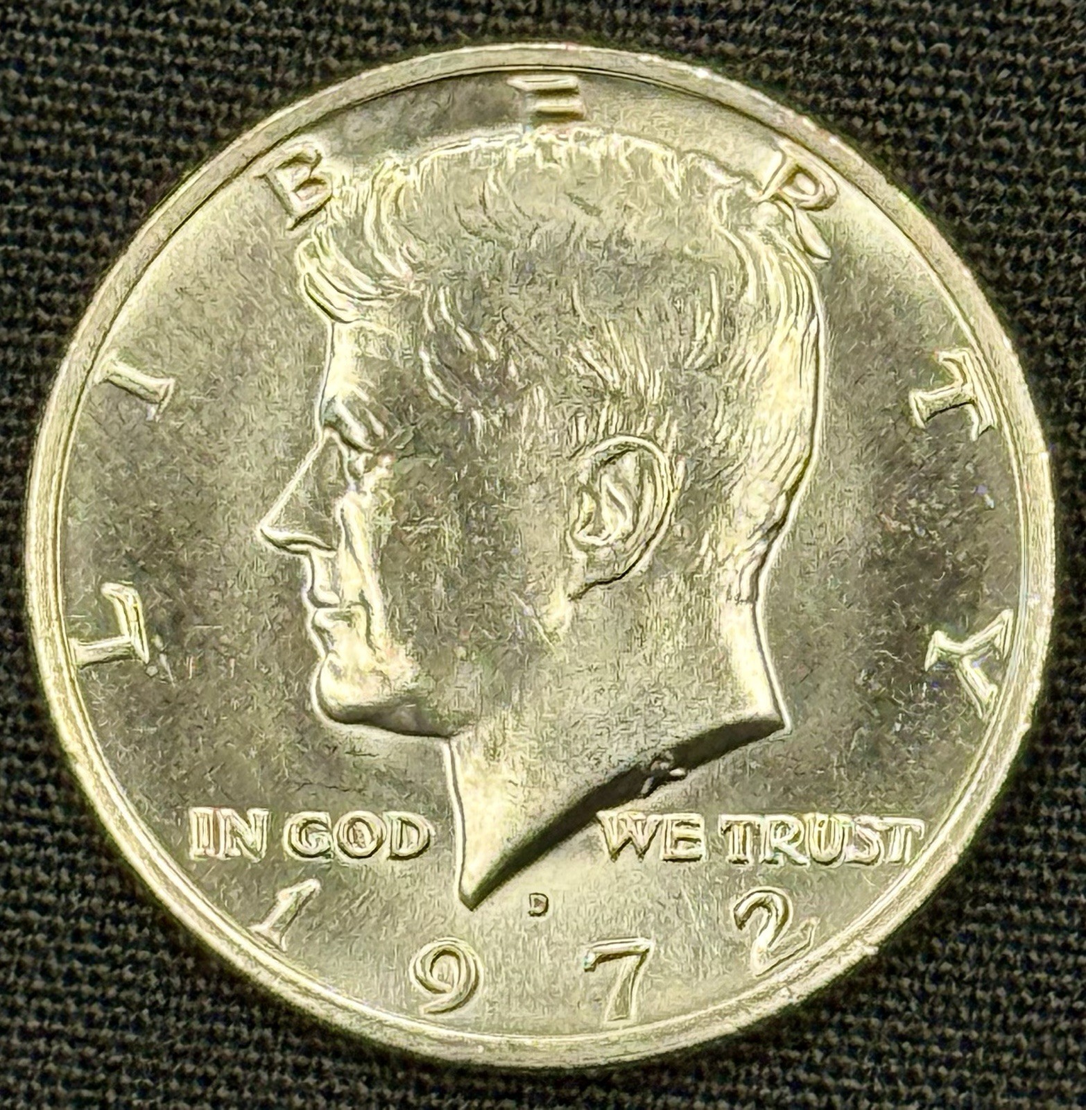 1972 D Mint Mark Circulated Great Details Kennedy Half Dollar