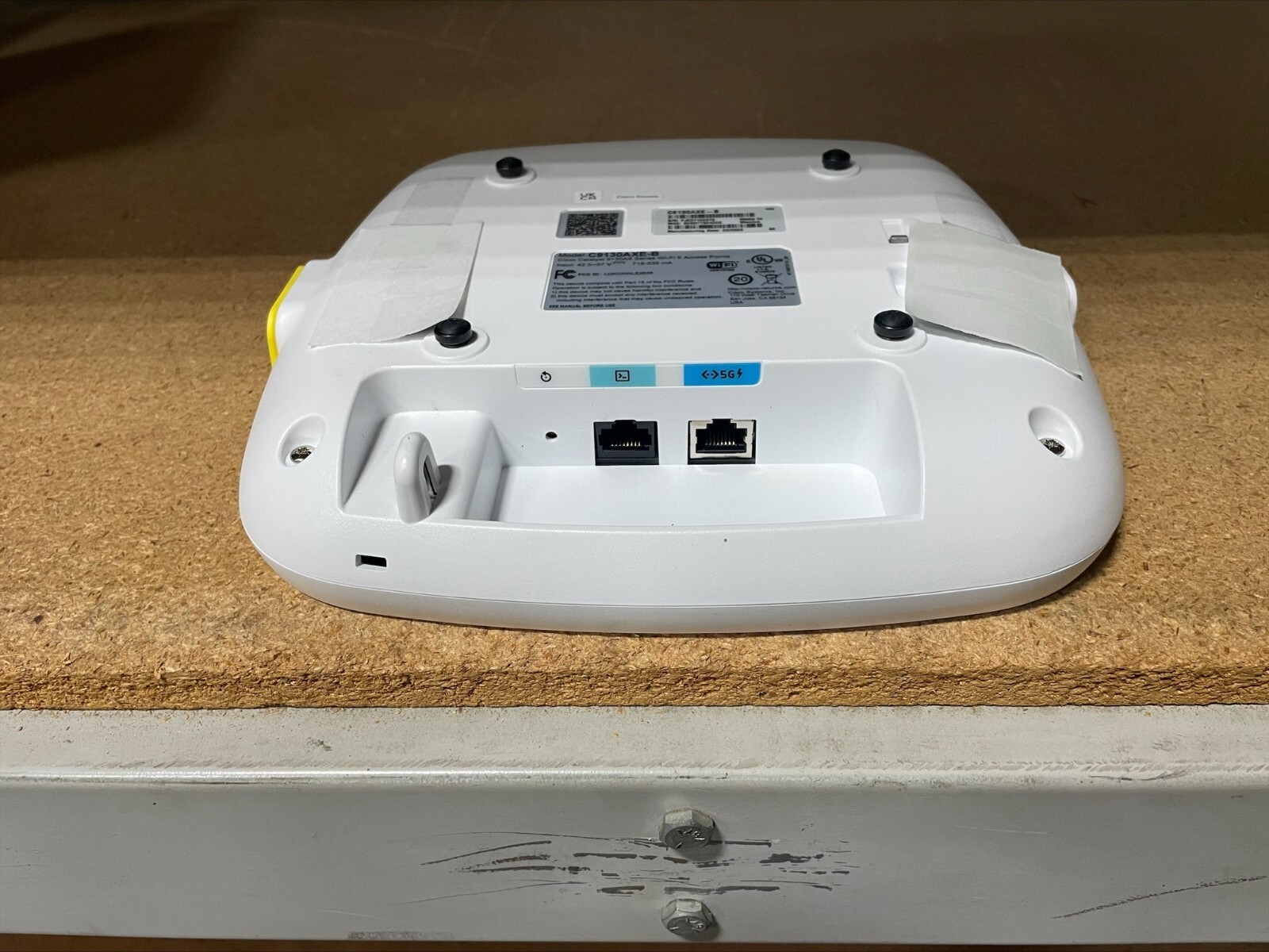 Cisco C9130AXE-B Catalyst 9130AX Access Point w/Mounting Kit Cisco Excess Retail