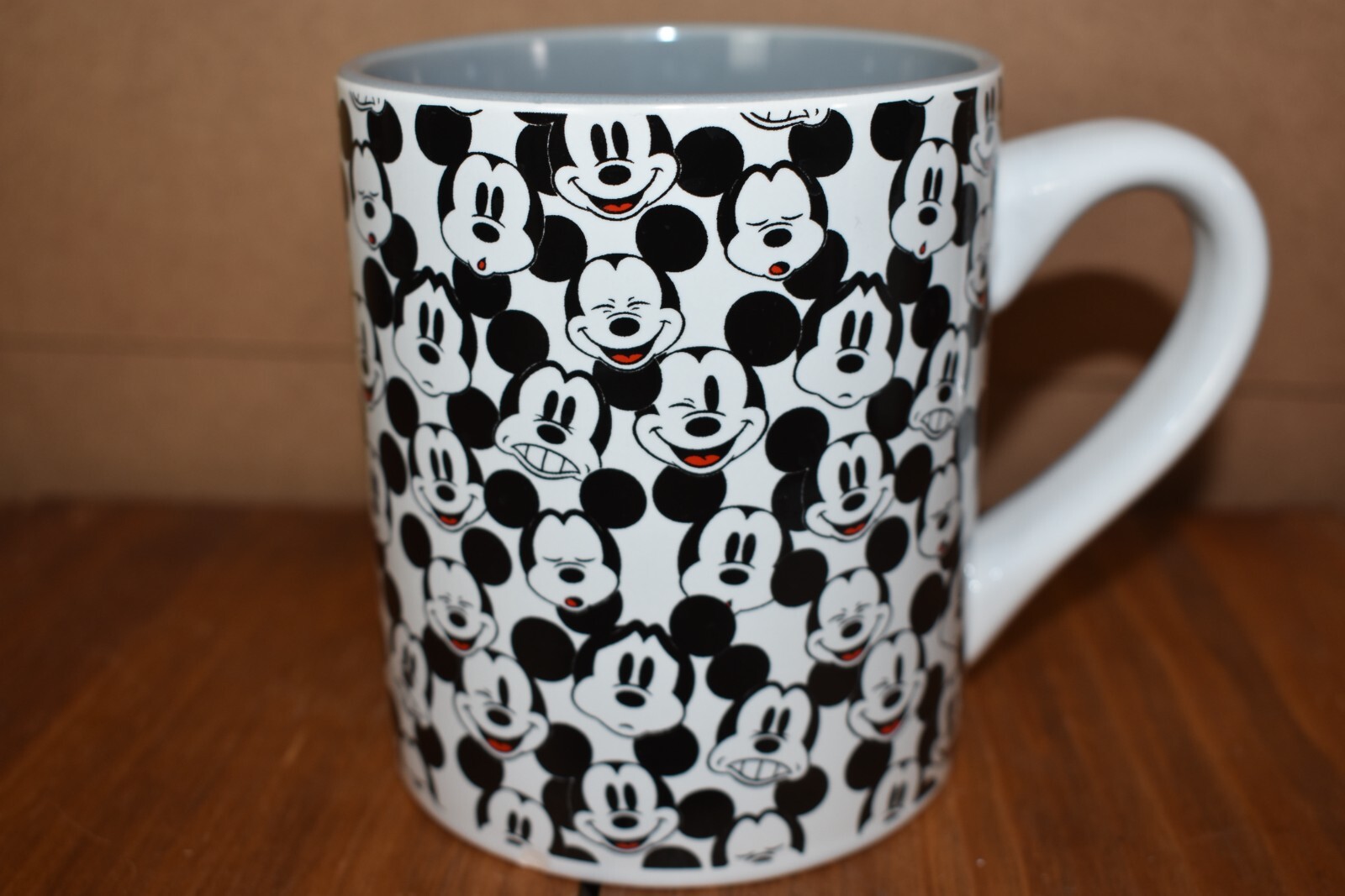 Disnay Mickey Mouse Coffe Mug 14 oz